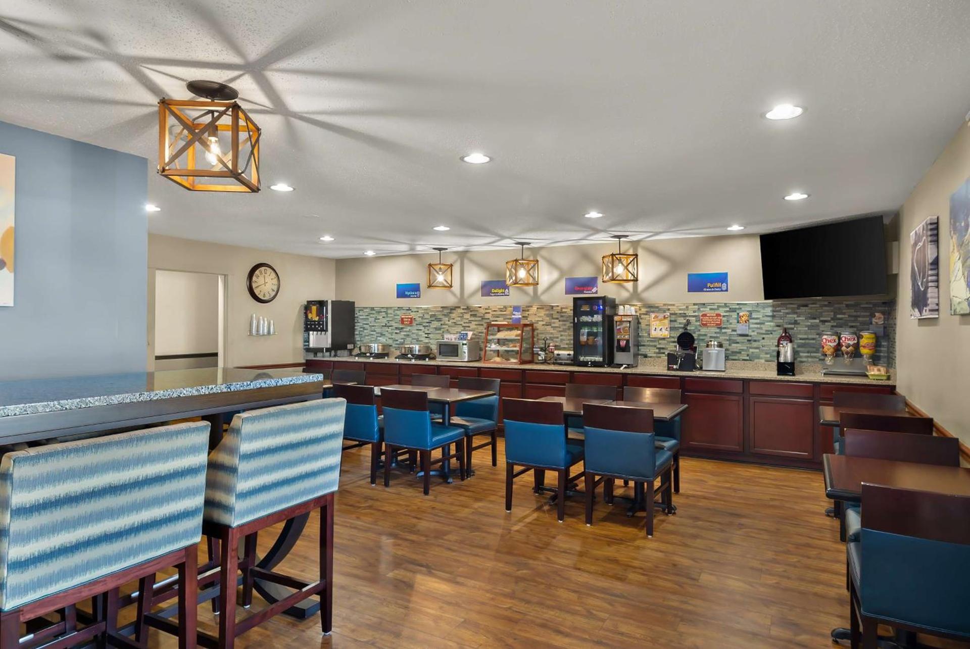 Best Western Lakewood Inn photo 38