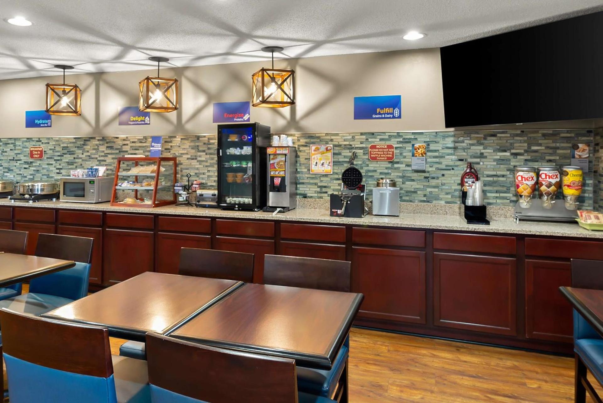 Best Western Lakewood Inn photo 5