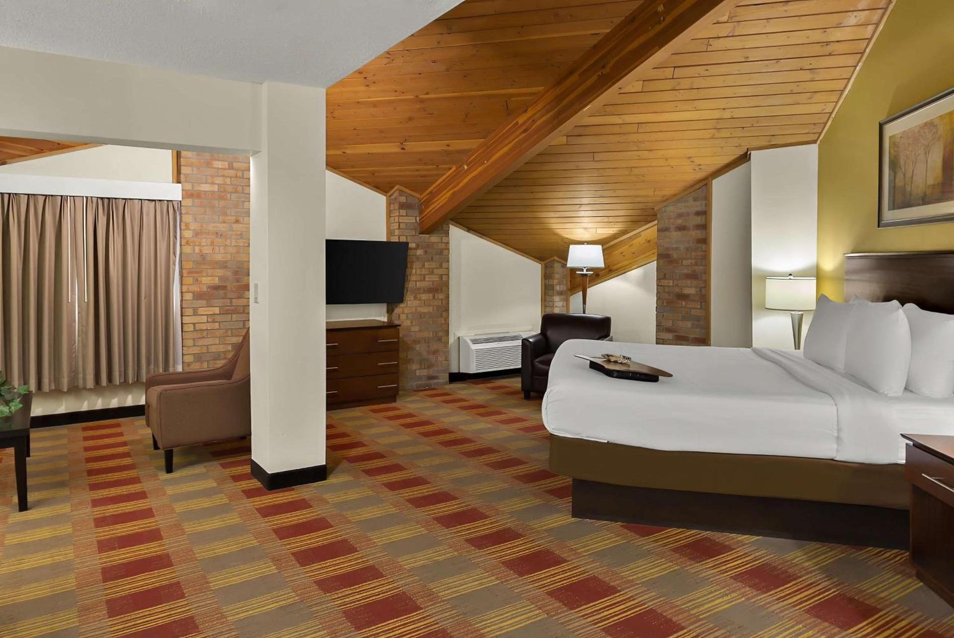 Best Western Lakewood Inn photo 23