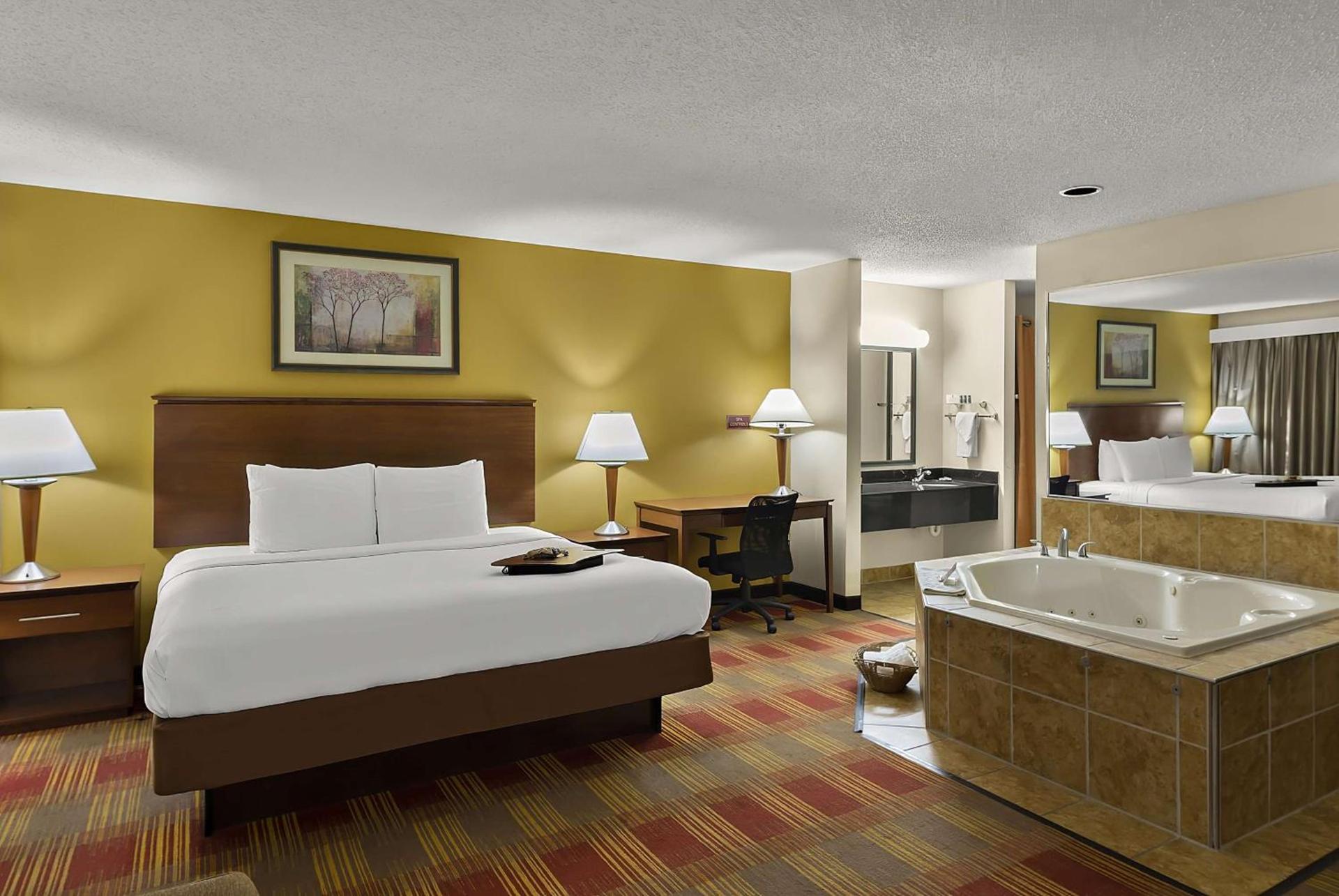 Best Western Lakewood Inn photo 27