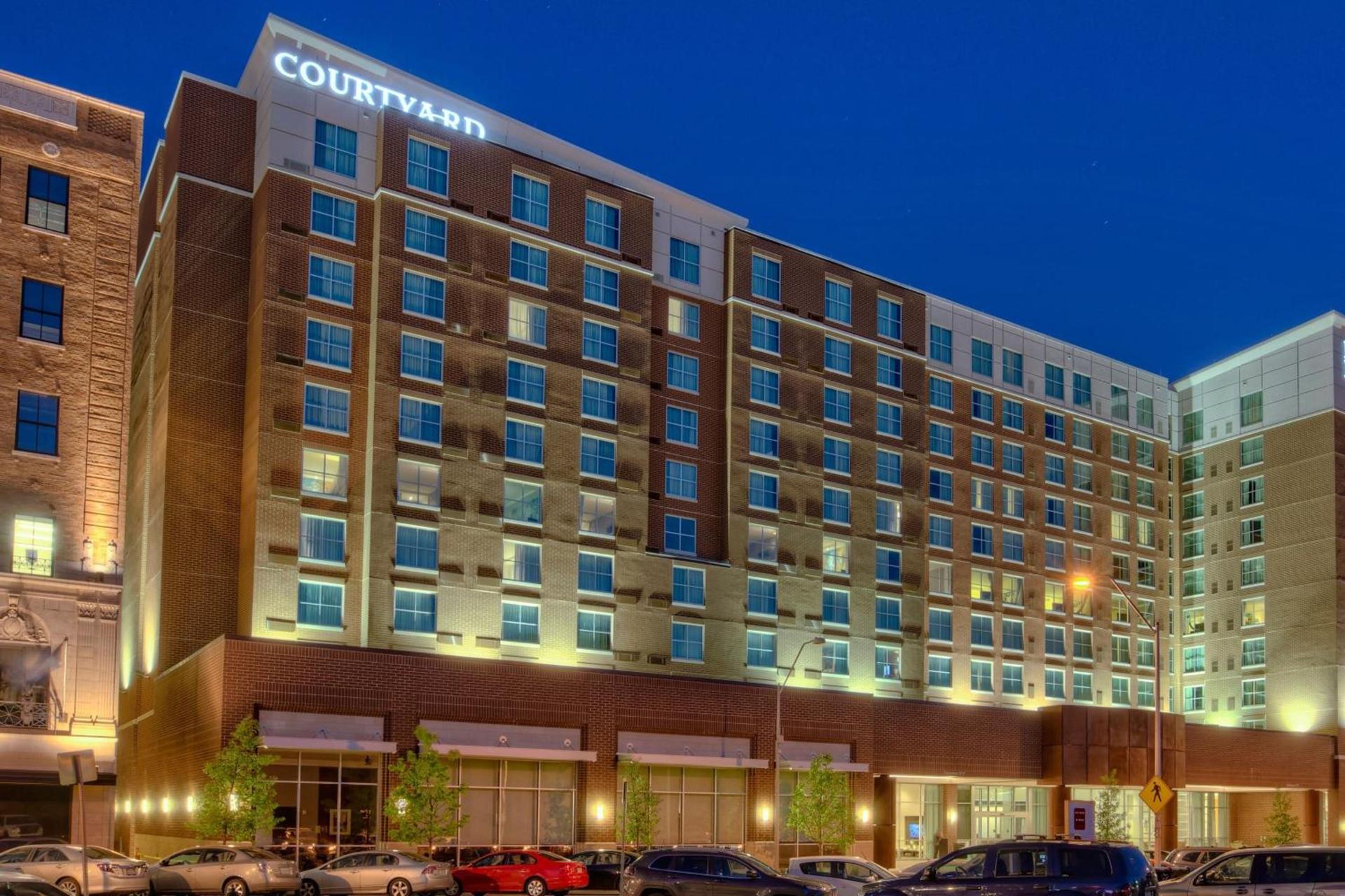 Courtyard by Marriott Kansas City Downtown/Convention Center photo 2