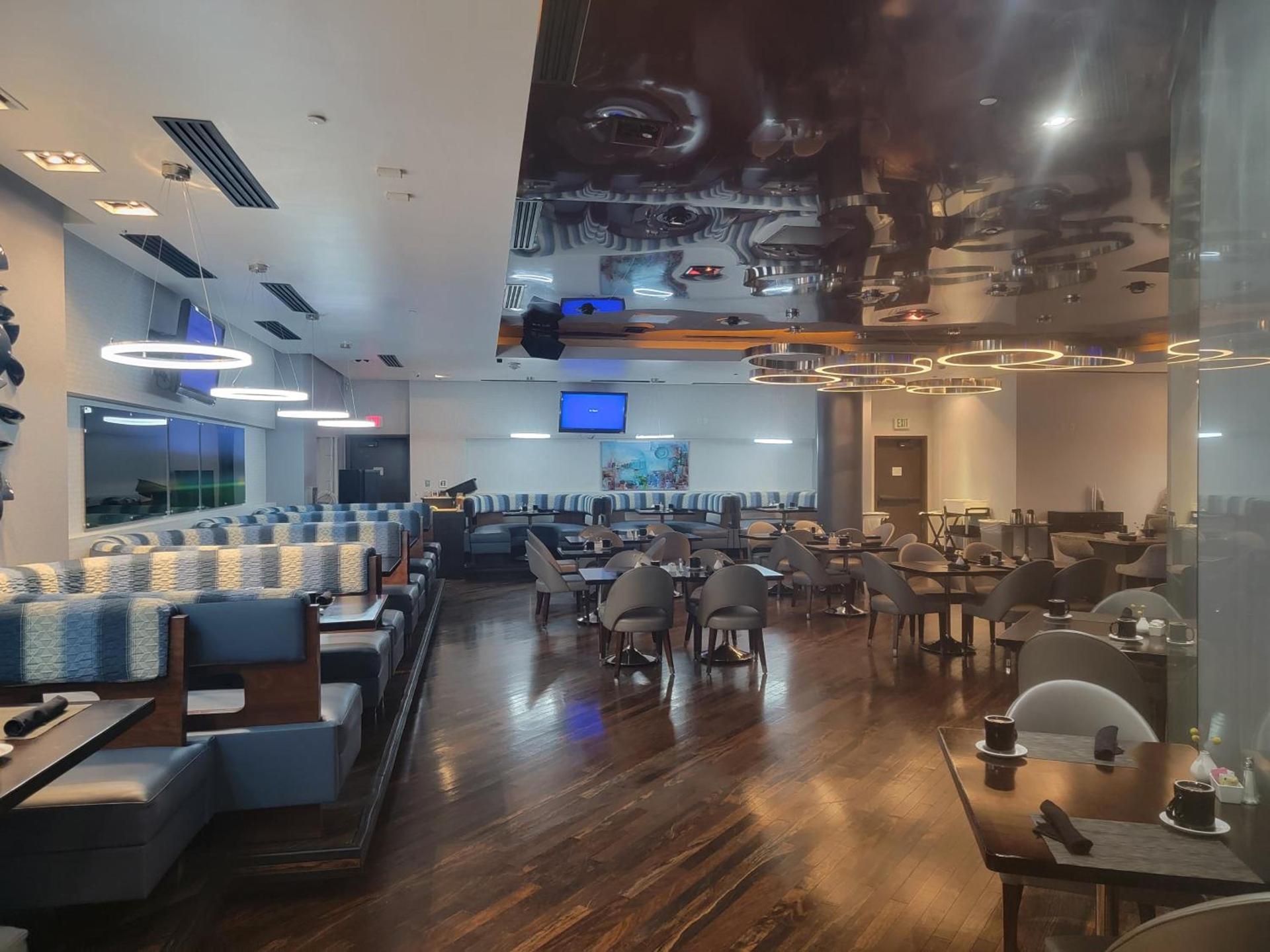Crowne Plaza Dallas Downtown by IHG photo 2
