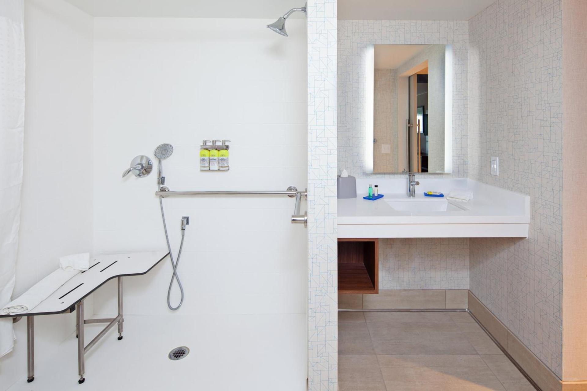 Holiday Inn Express Hotel & Suites Ventura Harbor by IHG photo 26