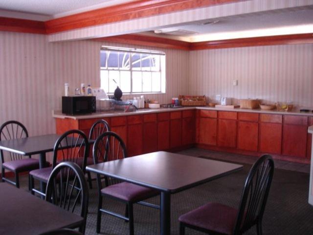 Stratford House Inn and Suites Temple photo 8