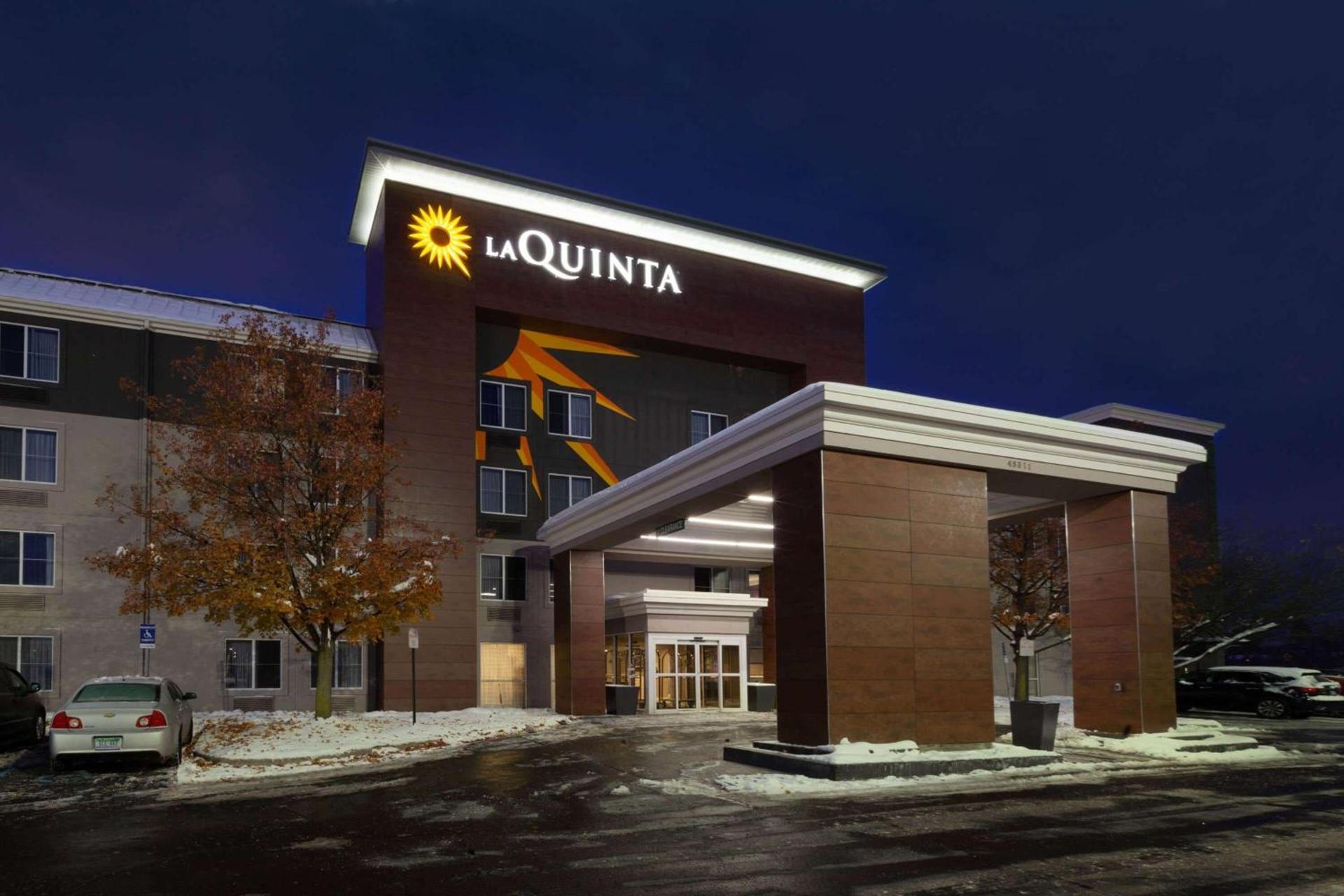La Quinta by Wyndham Detroit Utica photo 2