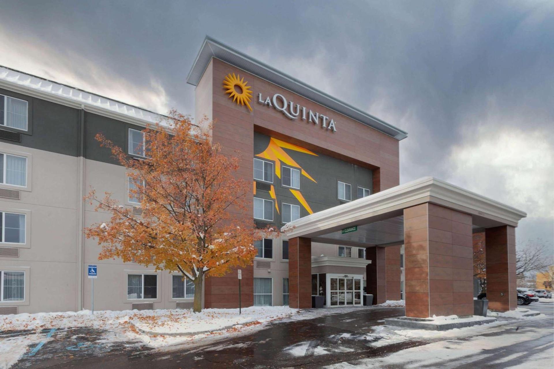 La Quinta by Wyndham Detroit Utica photo 3