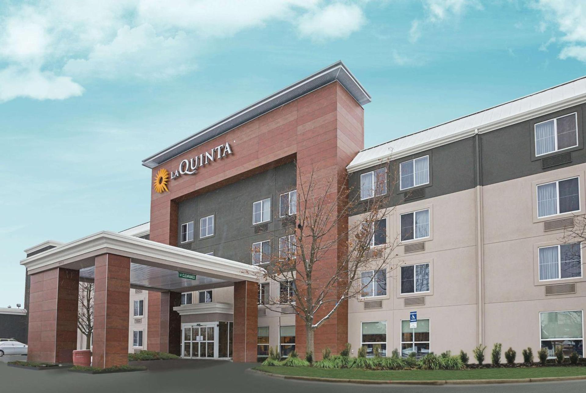 La Quinta by Wyndham Detroit Utica photo 4
