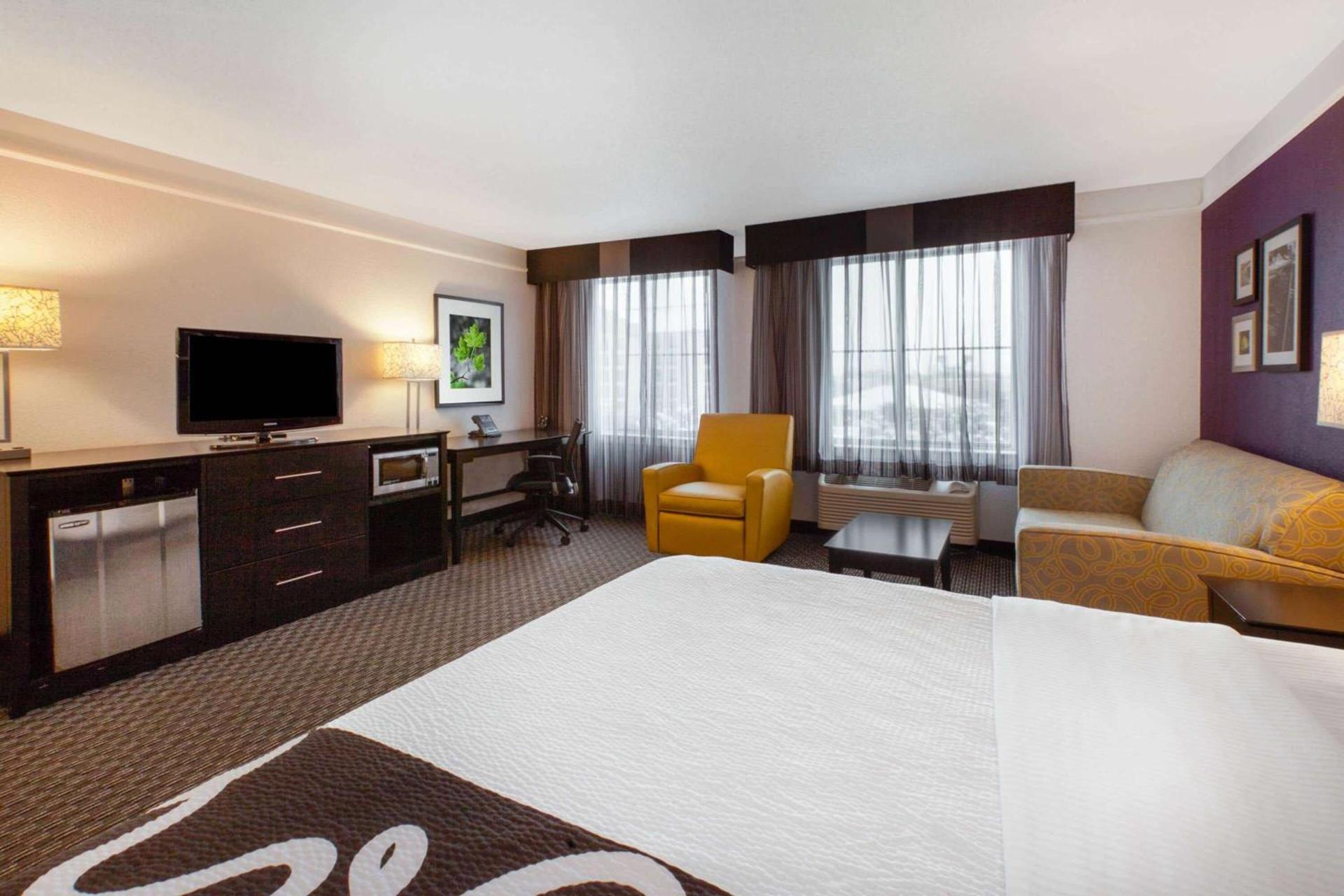La Quinta by Wyndham Detroit Utica photo 18