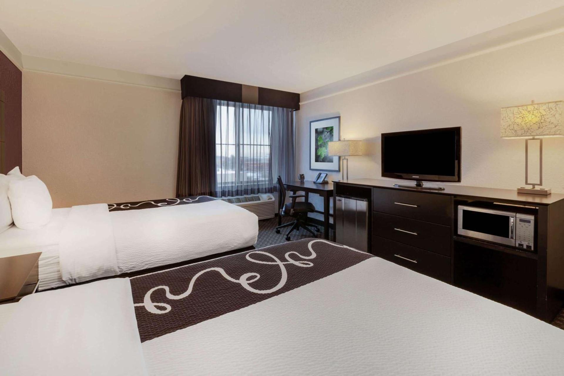 La Quinta by Wyndham Detroit Utica photo 22