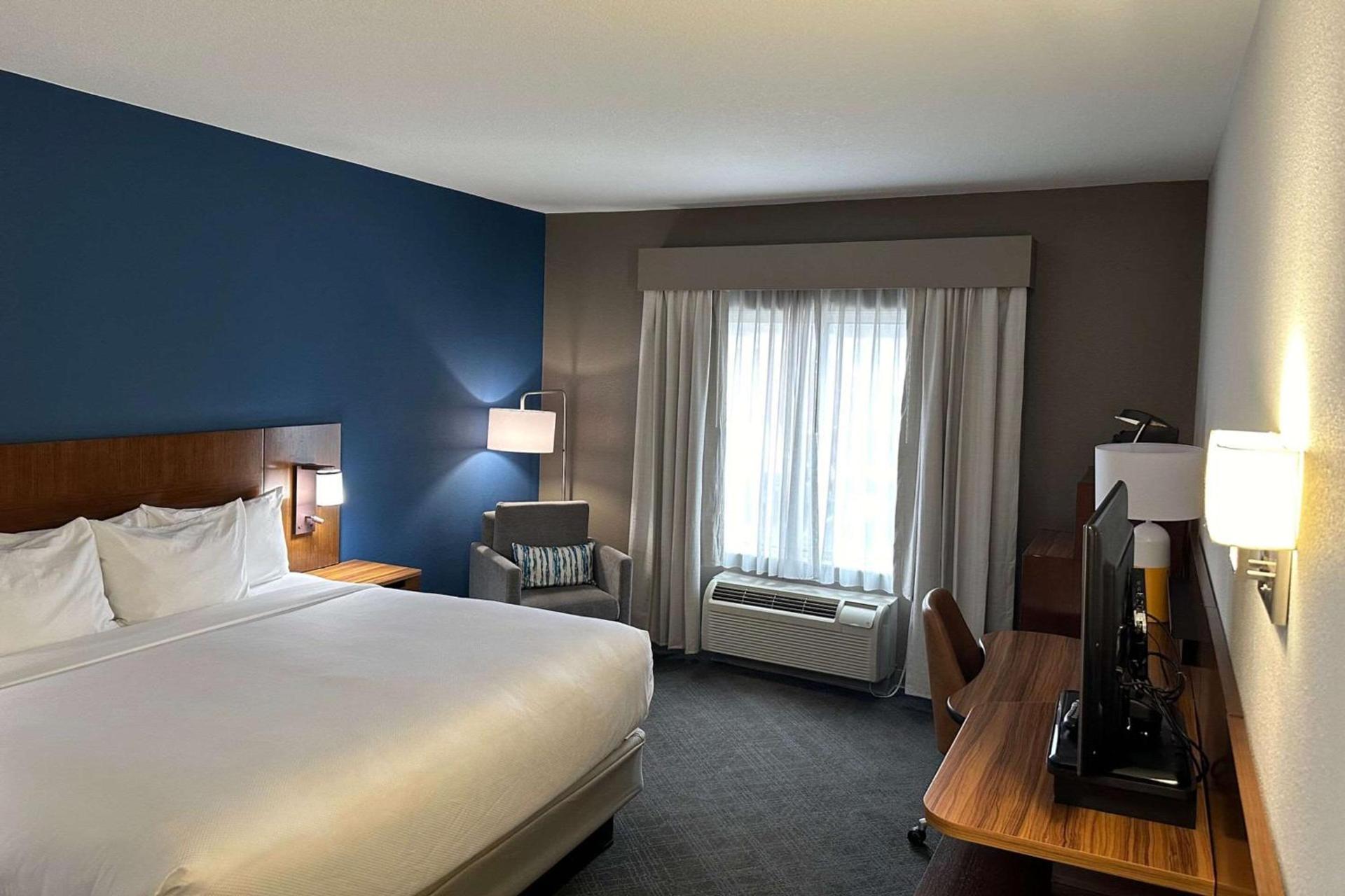 Comfort Inn & Suites Akron South photo 3