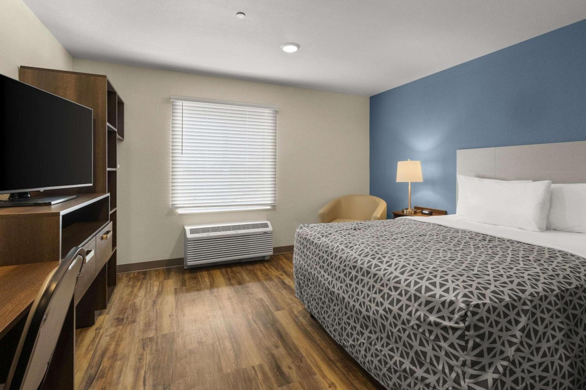 WoodSpring Suites Bowling Green I-65 photo 9