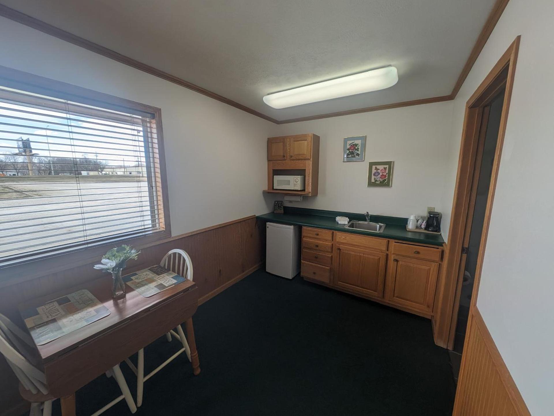 Auburn Inn Motel photo 6