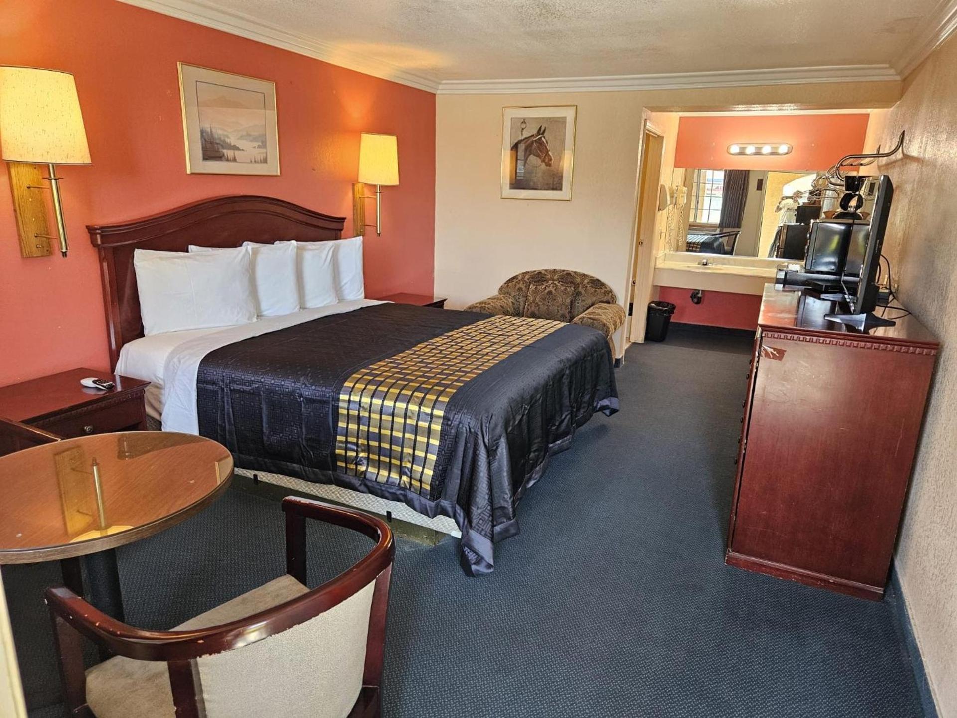 Americas Best Value Inn-Mojave photo 3