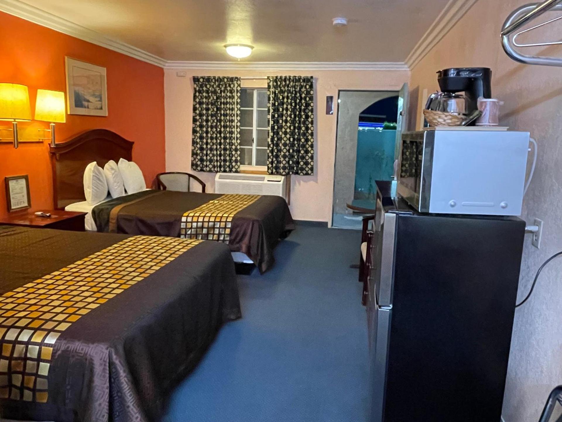 Americas Best Value Inn-Mojave photo 20