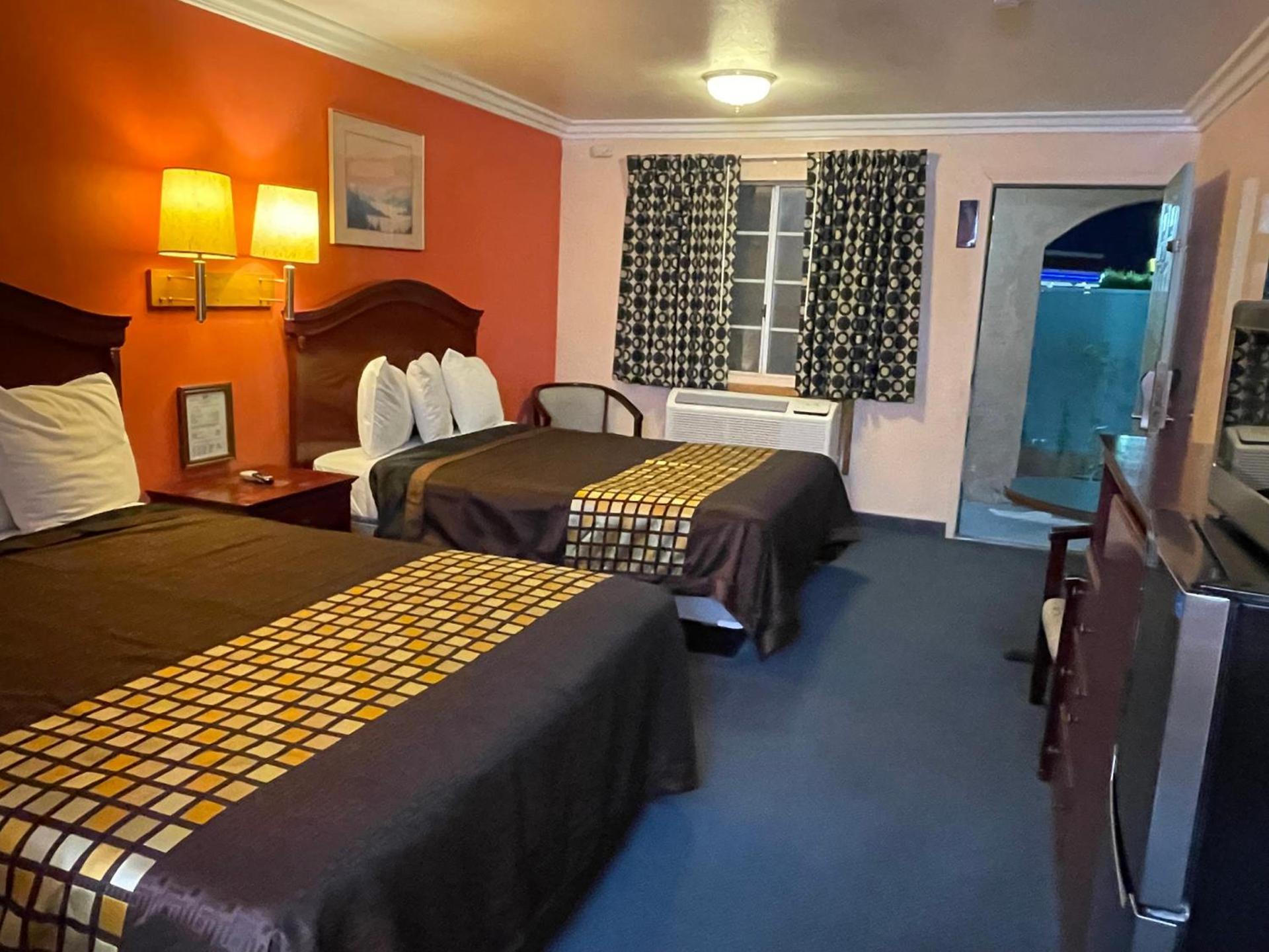 Americas Best Value Inn-Mojave photo 21
