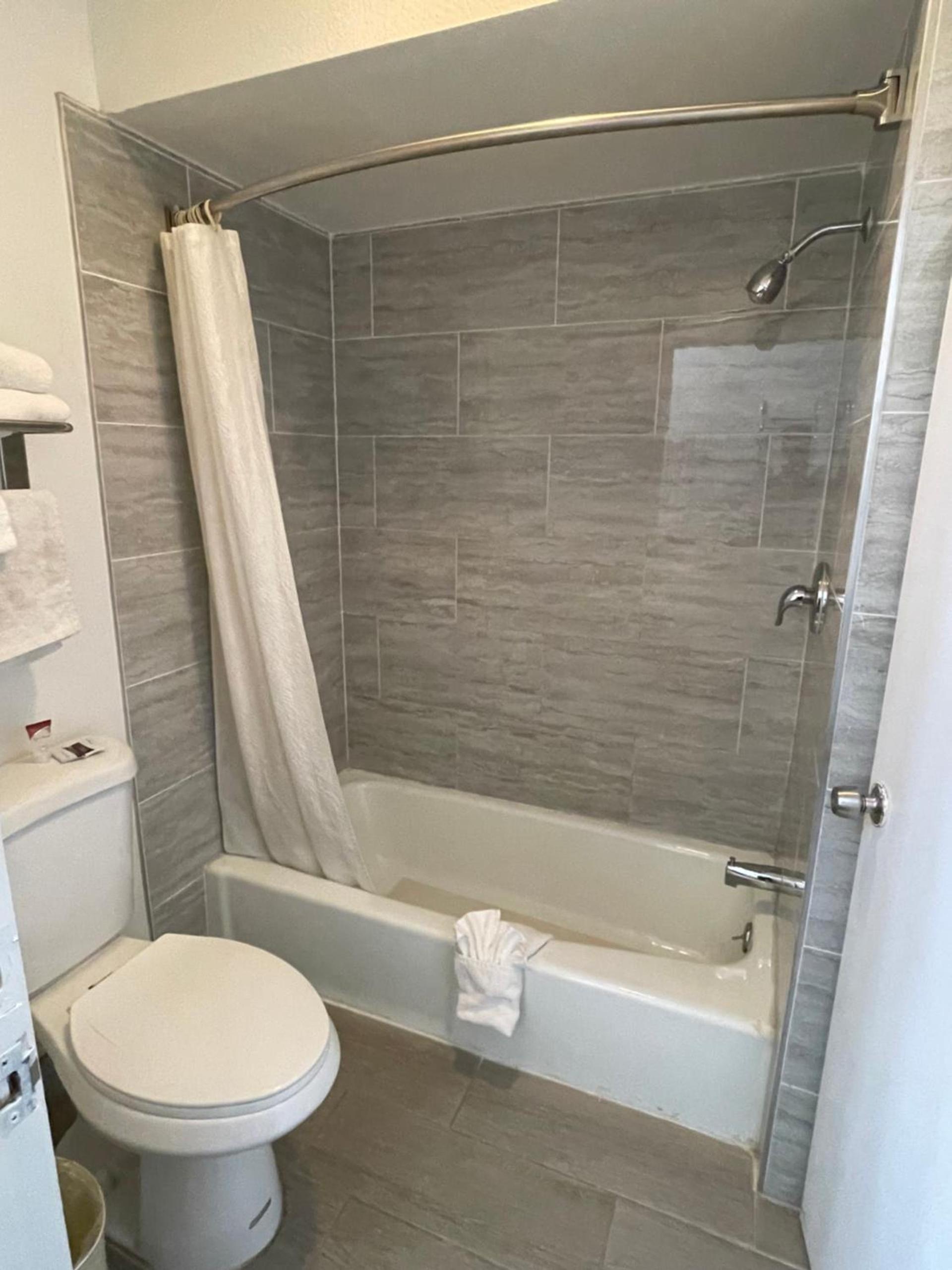 Americas Best Value Inn-Mojave photo 22
