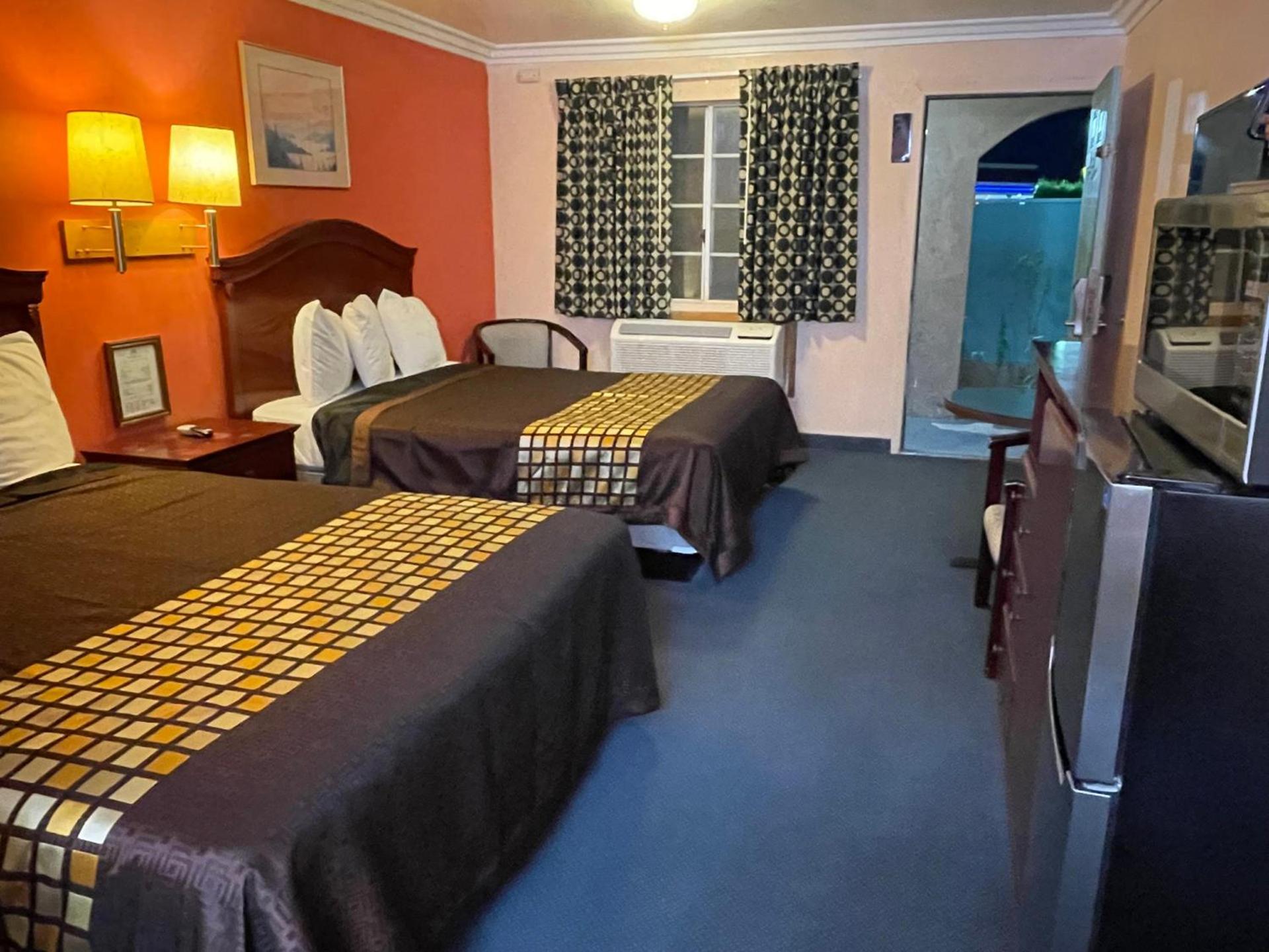 Americas Best Value Inn-Mojave photo 23