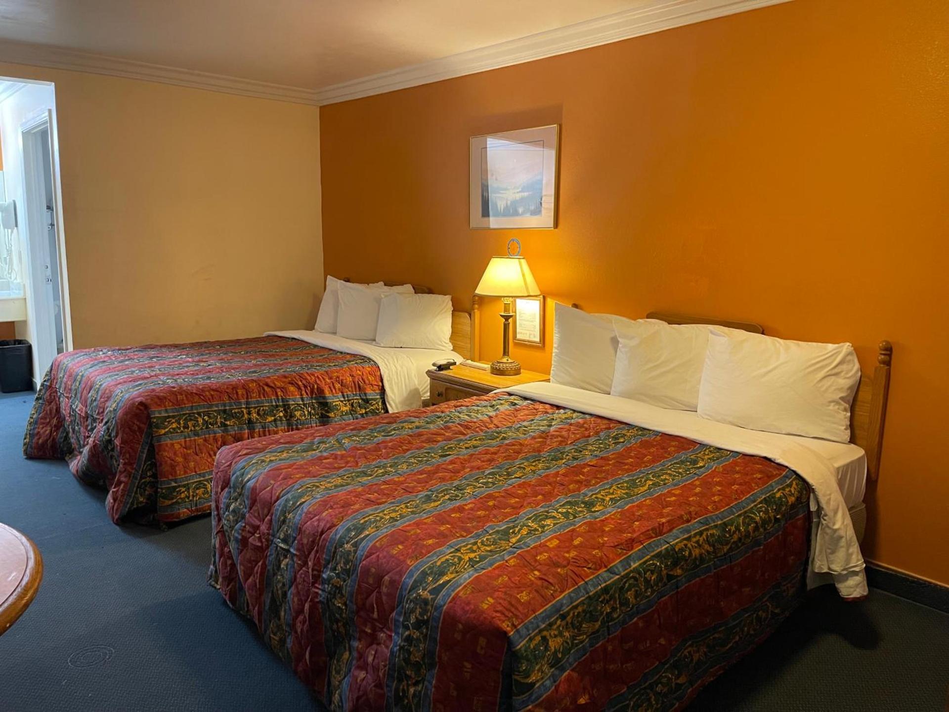 Americas Best Value Inn-Mojave photo 25