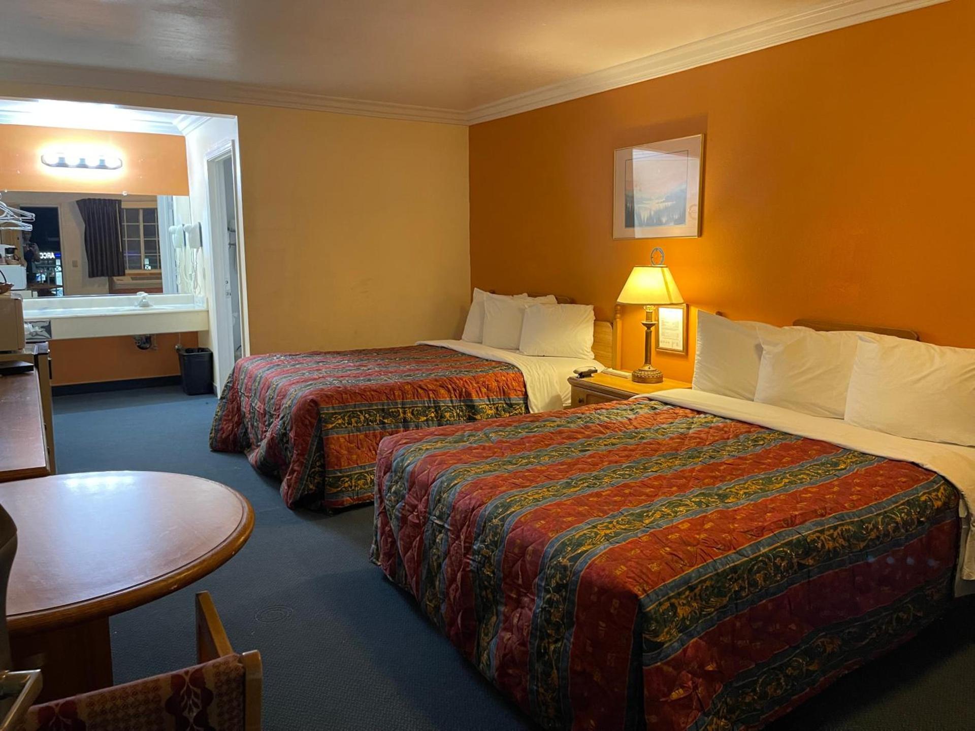 Americas Best Value Inn-Mojave photo 26