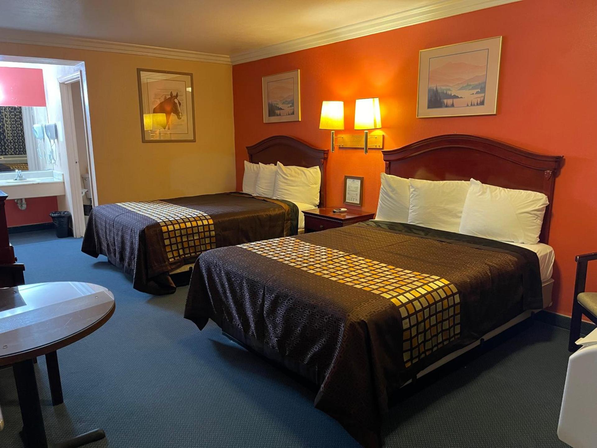 Americas Best Value Inn-Mojave photo 27