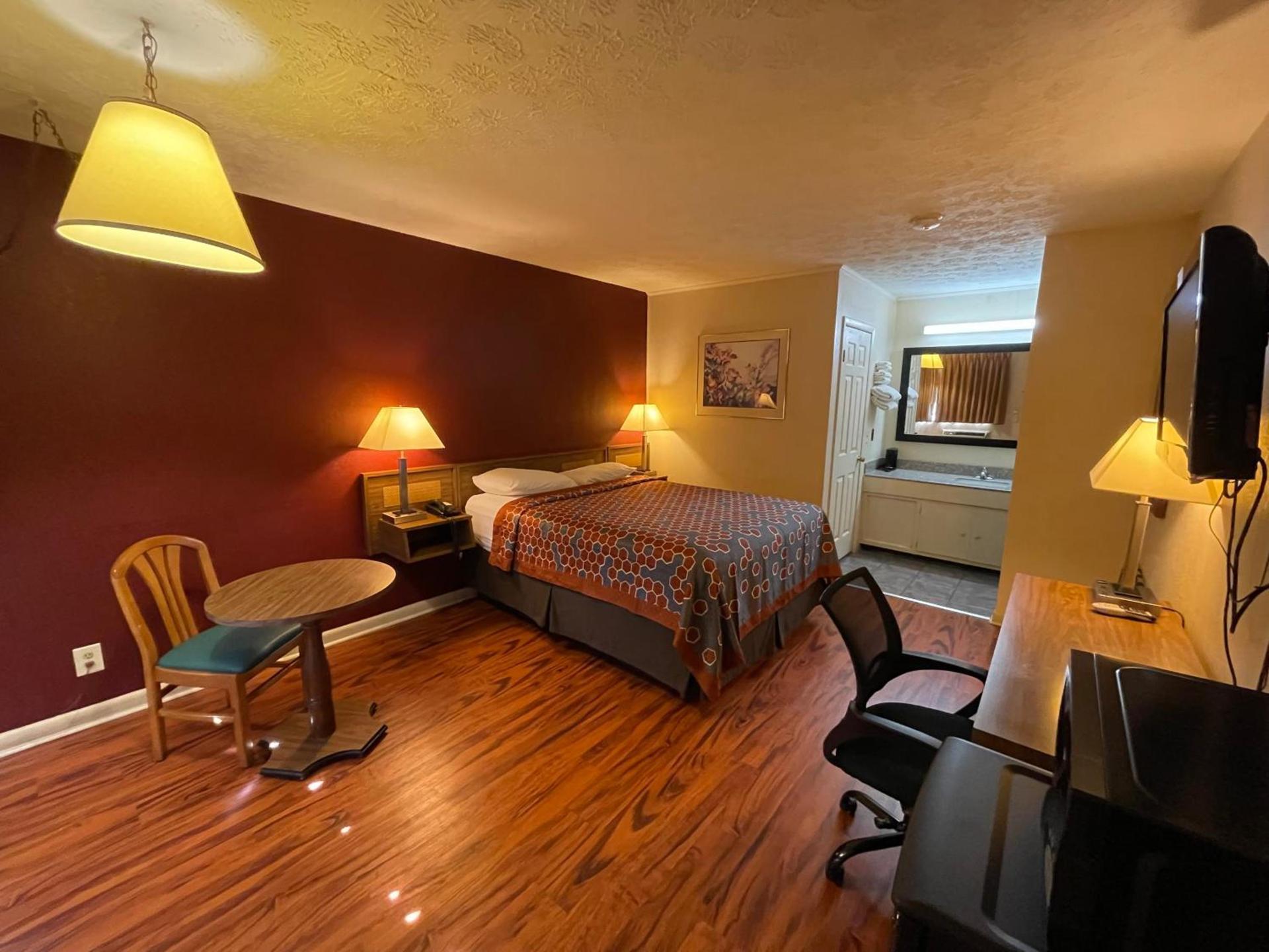 AMERICAN INN Stevenson photo 11