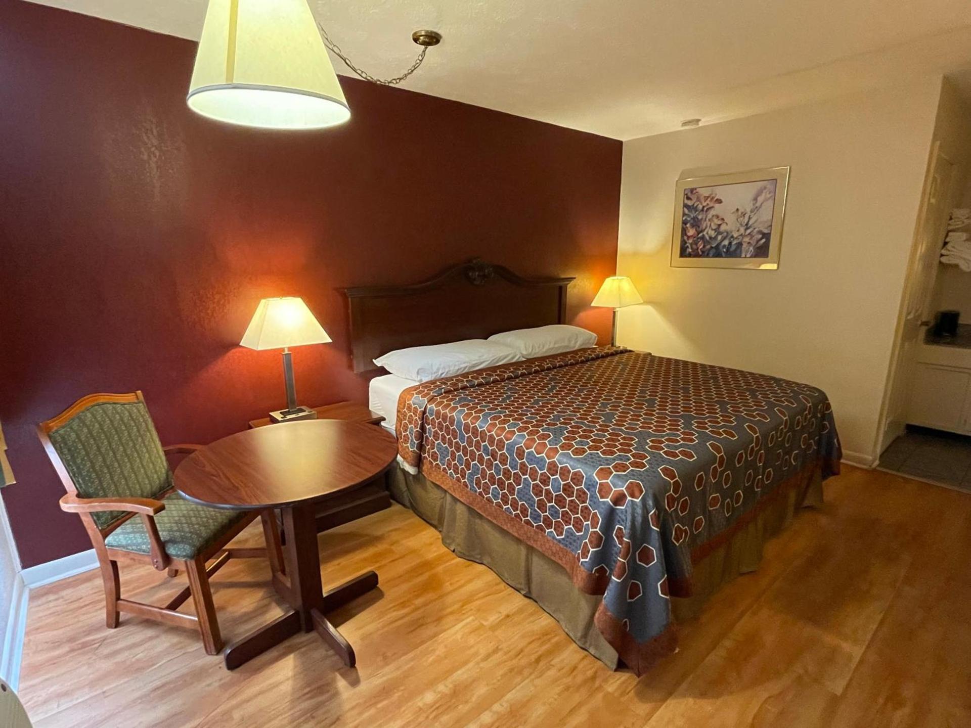 AMERICAN INN Stevenson photo 5