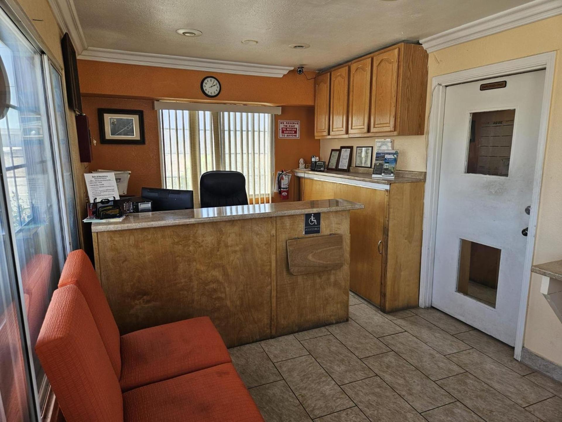 Americas Best Value Inn-Mojave photo 29