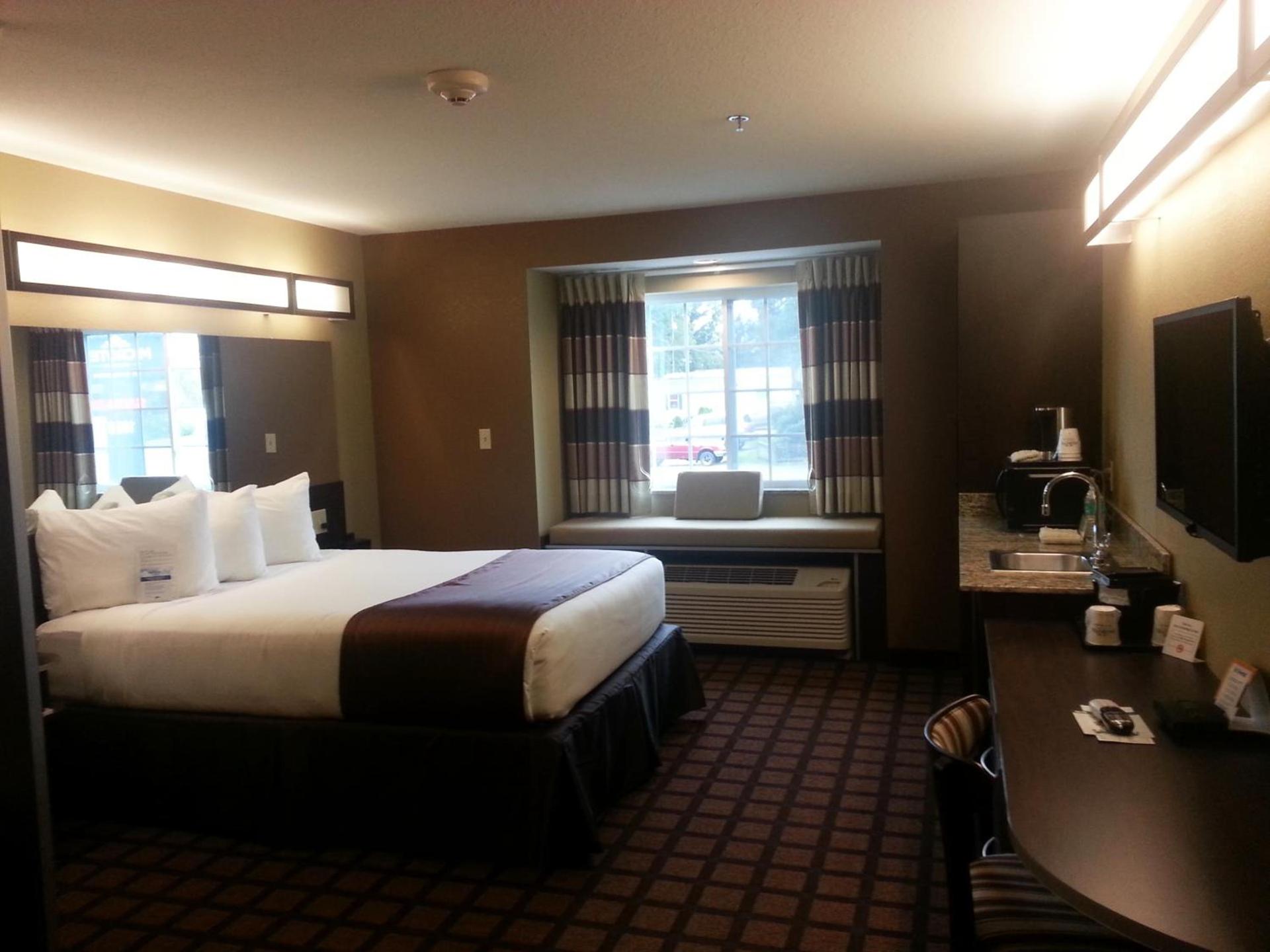 Microtel Inn and Suites Carrollton photo 34
