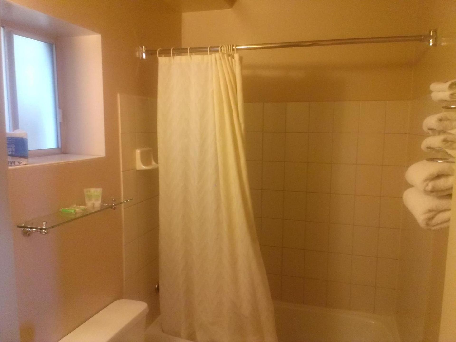Heritage House Motel photo 15