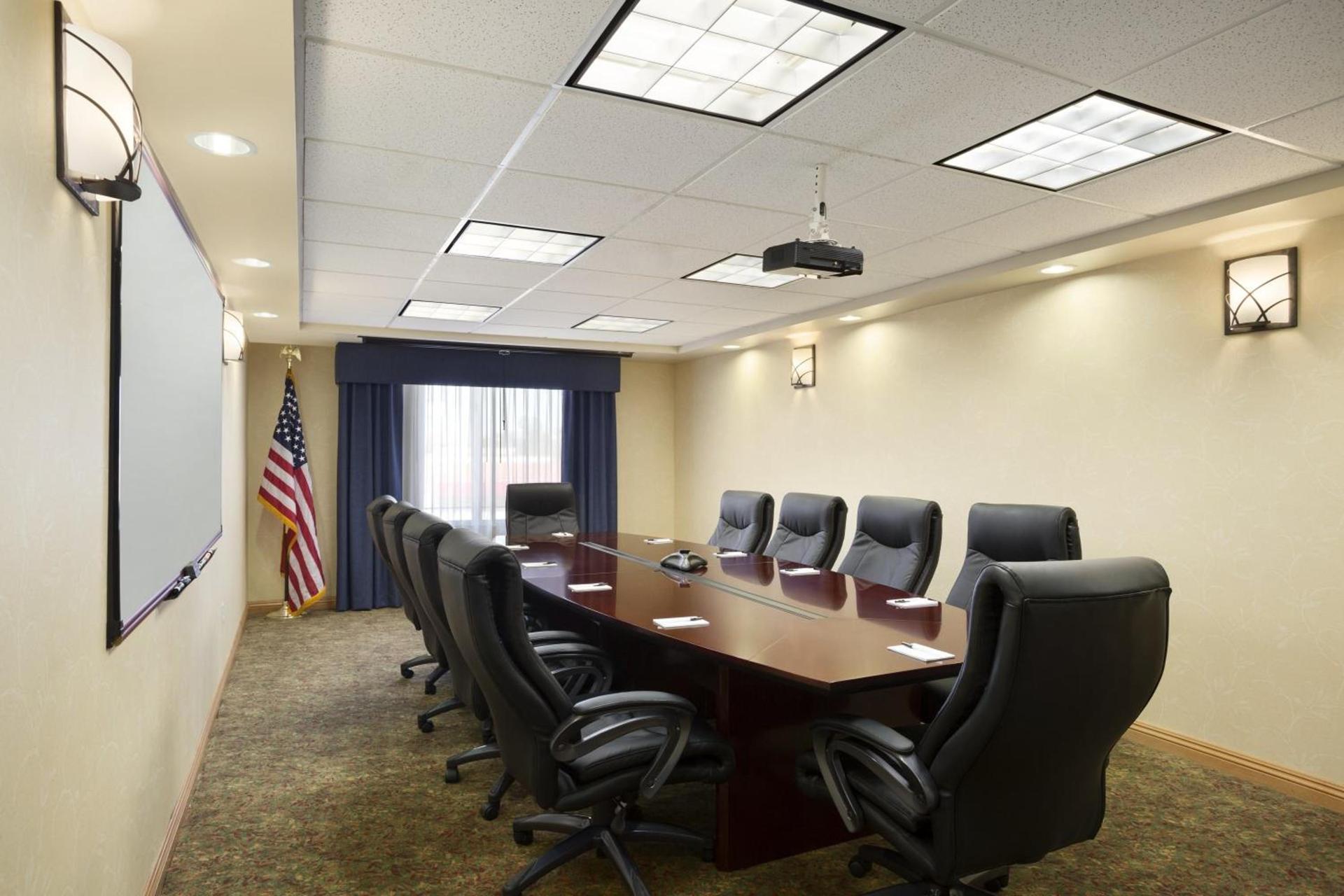 Holiday Inn & Suites - Barstow by IHG photo 10