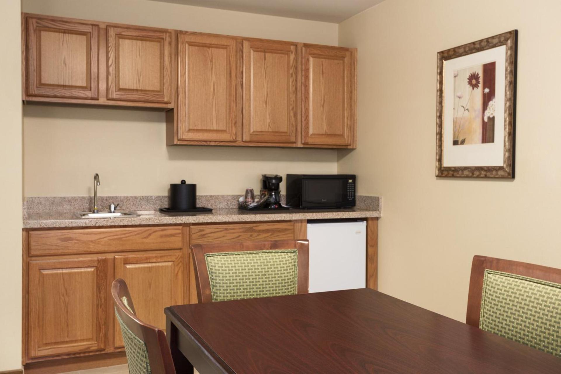 Holiday Inn & Suites - Barstow by IHG photo 5