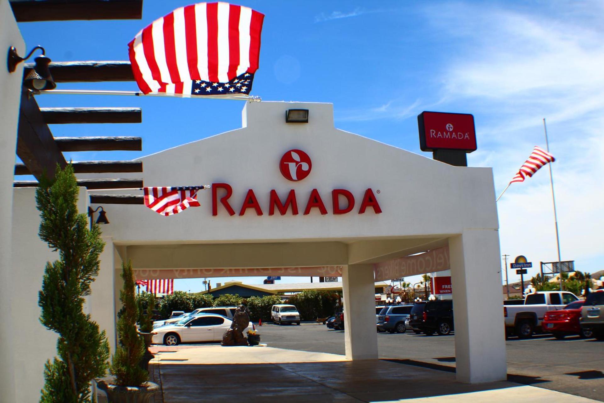 Ramada by Wyndham Kingman photo 42