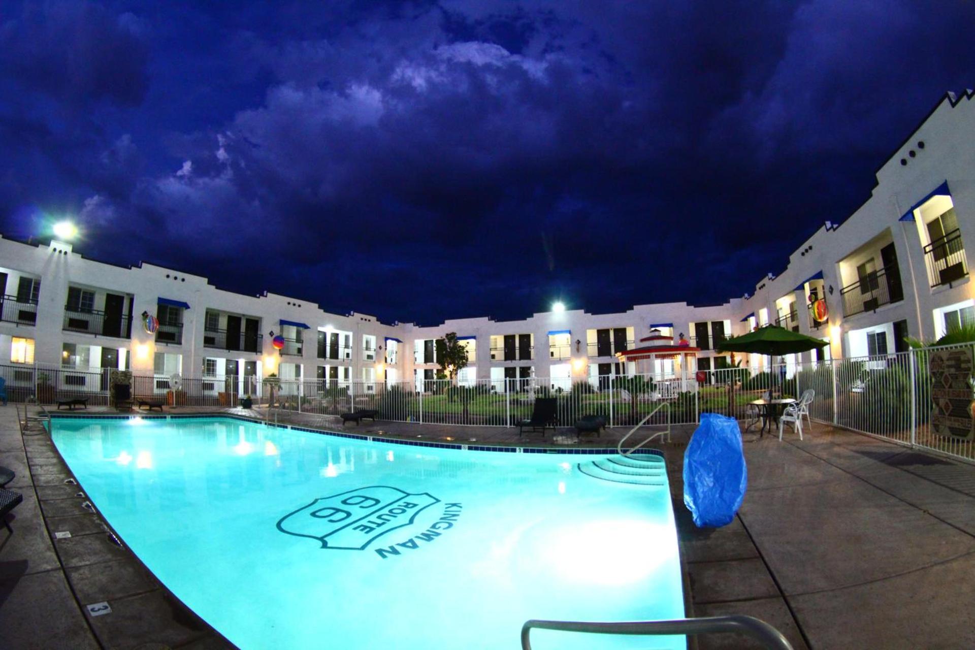 Ramada by Wyndham Kingman photo 41