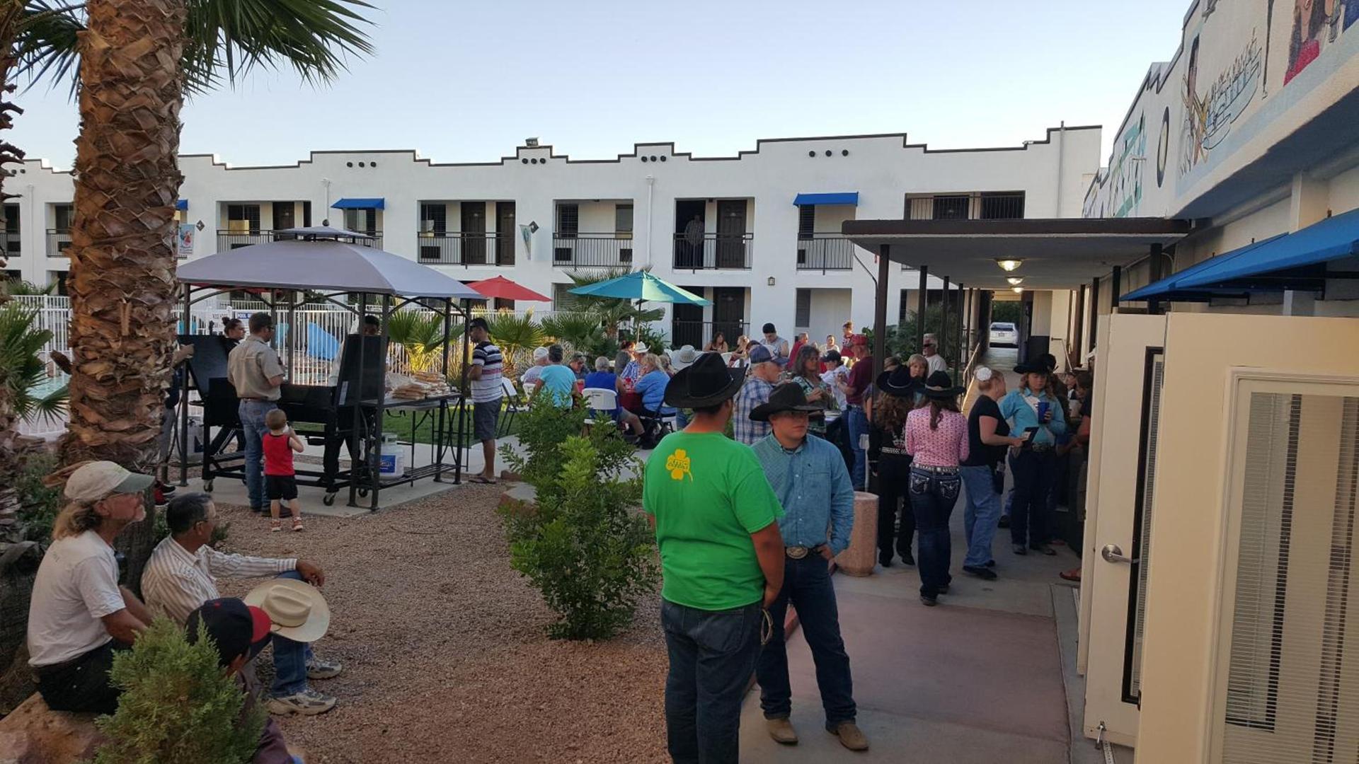 Ramada by Wyndham Kingman photo 48