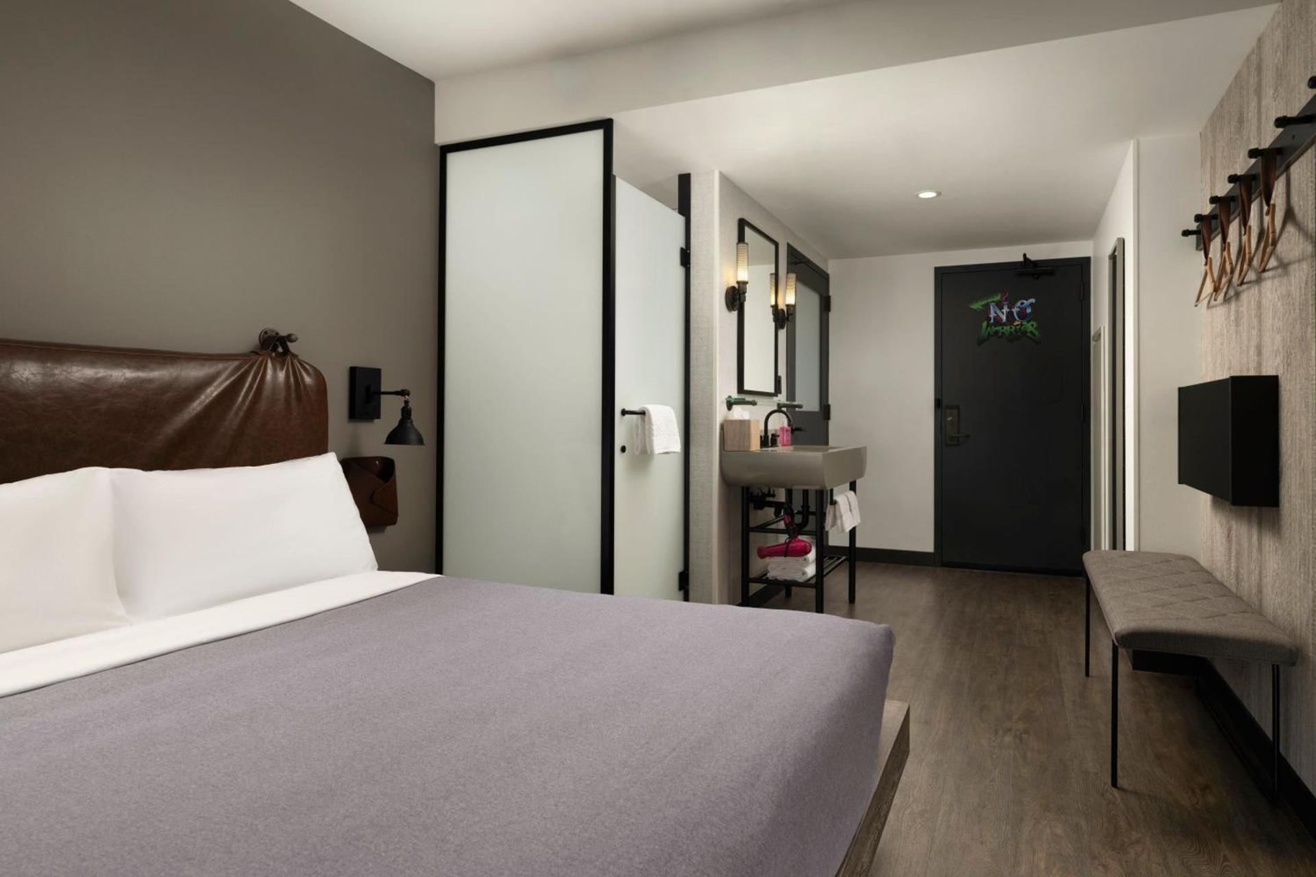 Moxy Chicago Downtown photo 12