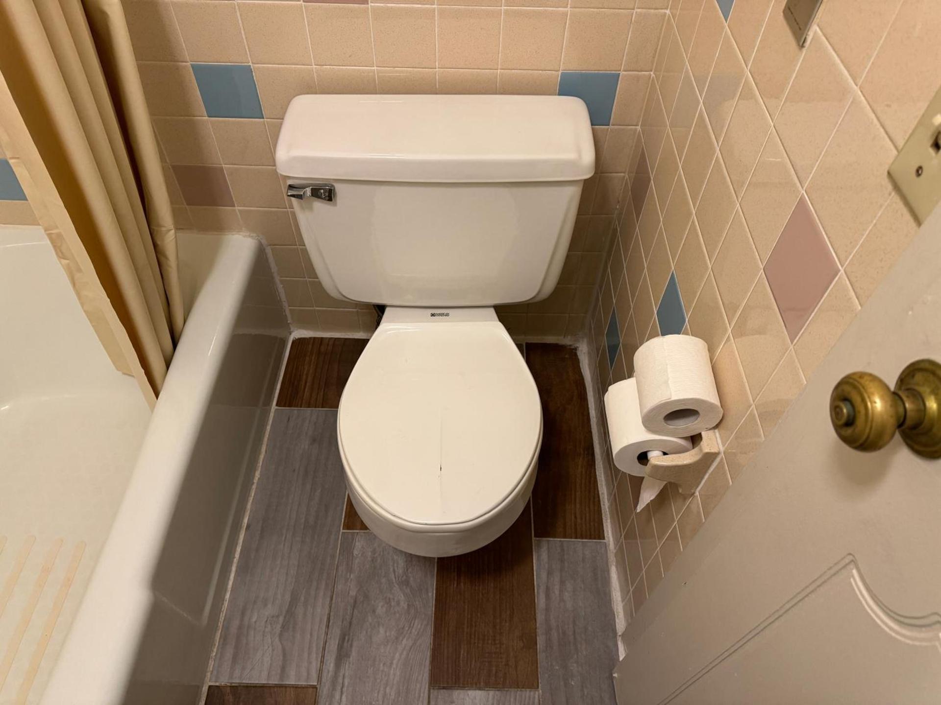 Country Club Inn & Suites photo 16