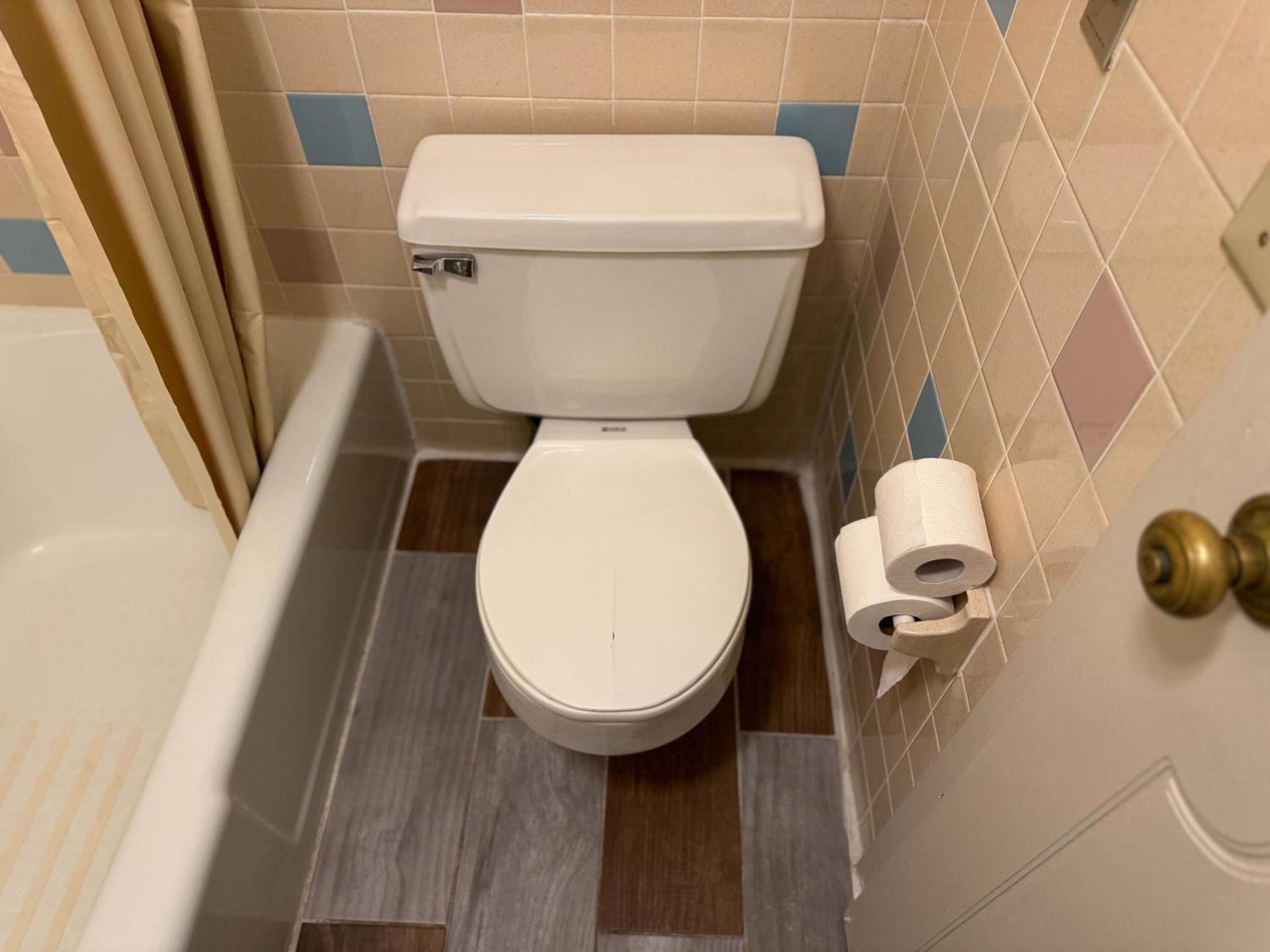 Country Club Inn & Suites photo 11