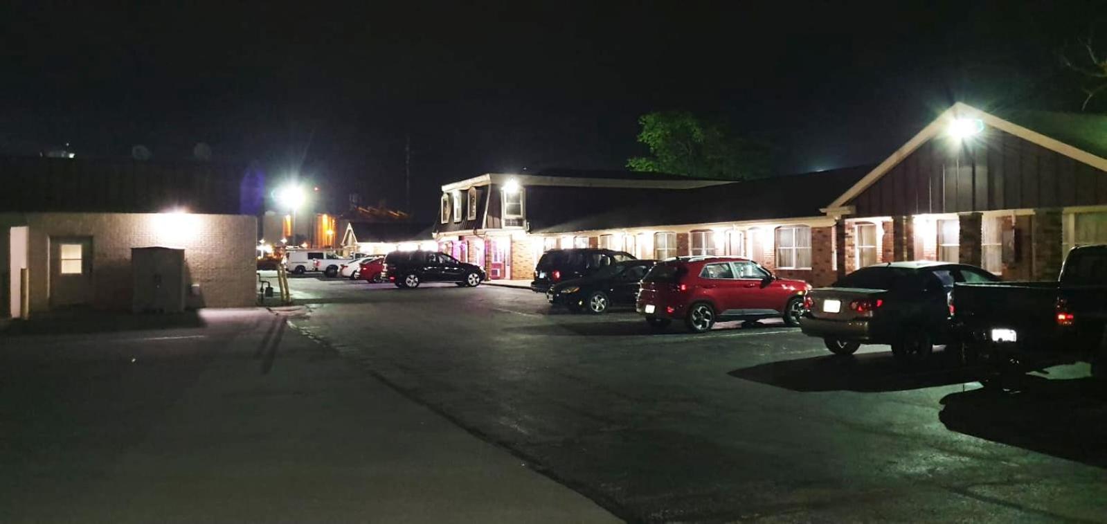 Country Club Inn & Suites photo 62
