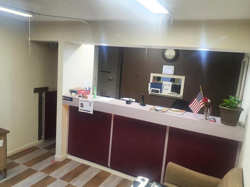 Country Club Inn & Suites photo 63