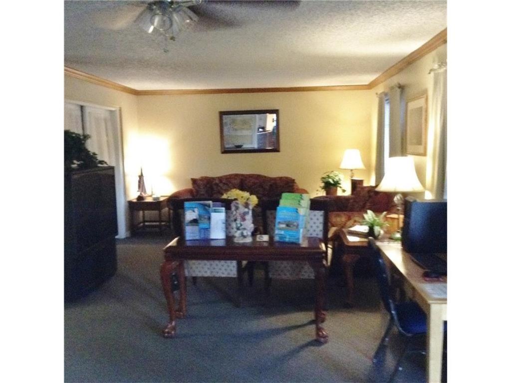Country Inn & Suite photo 17