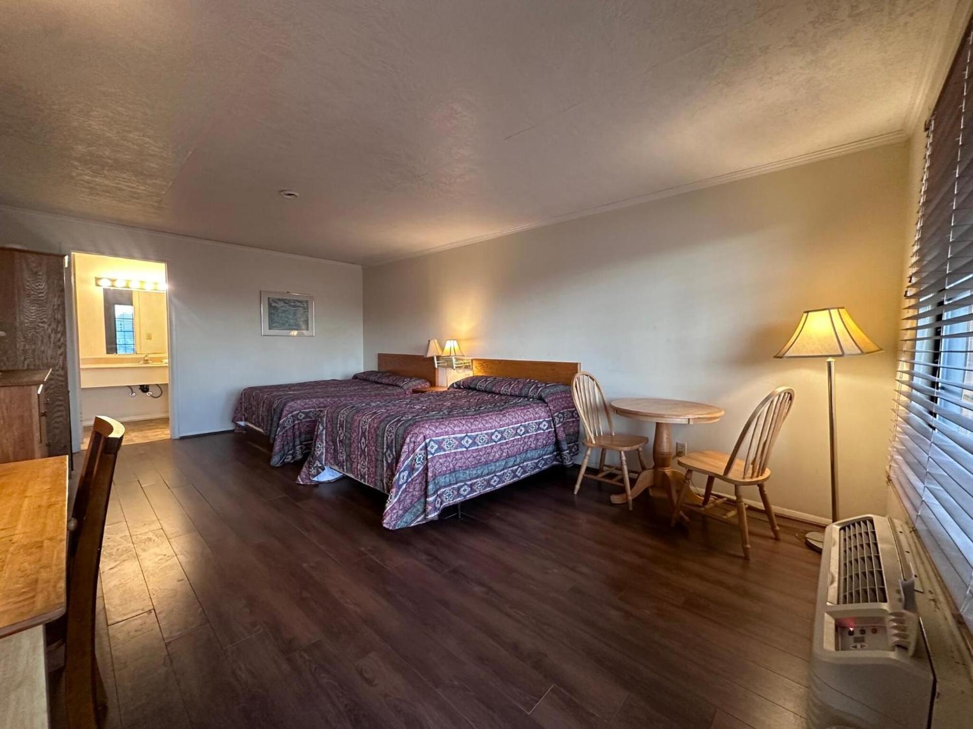 Country Inn & Suite photo 2