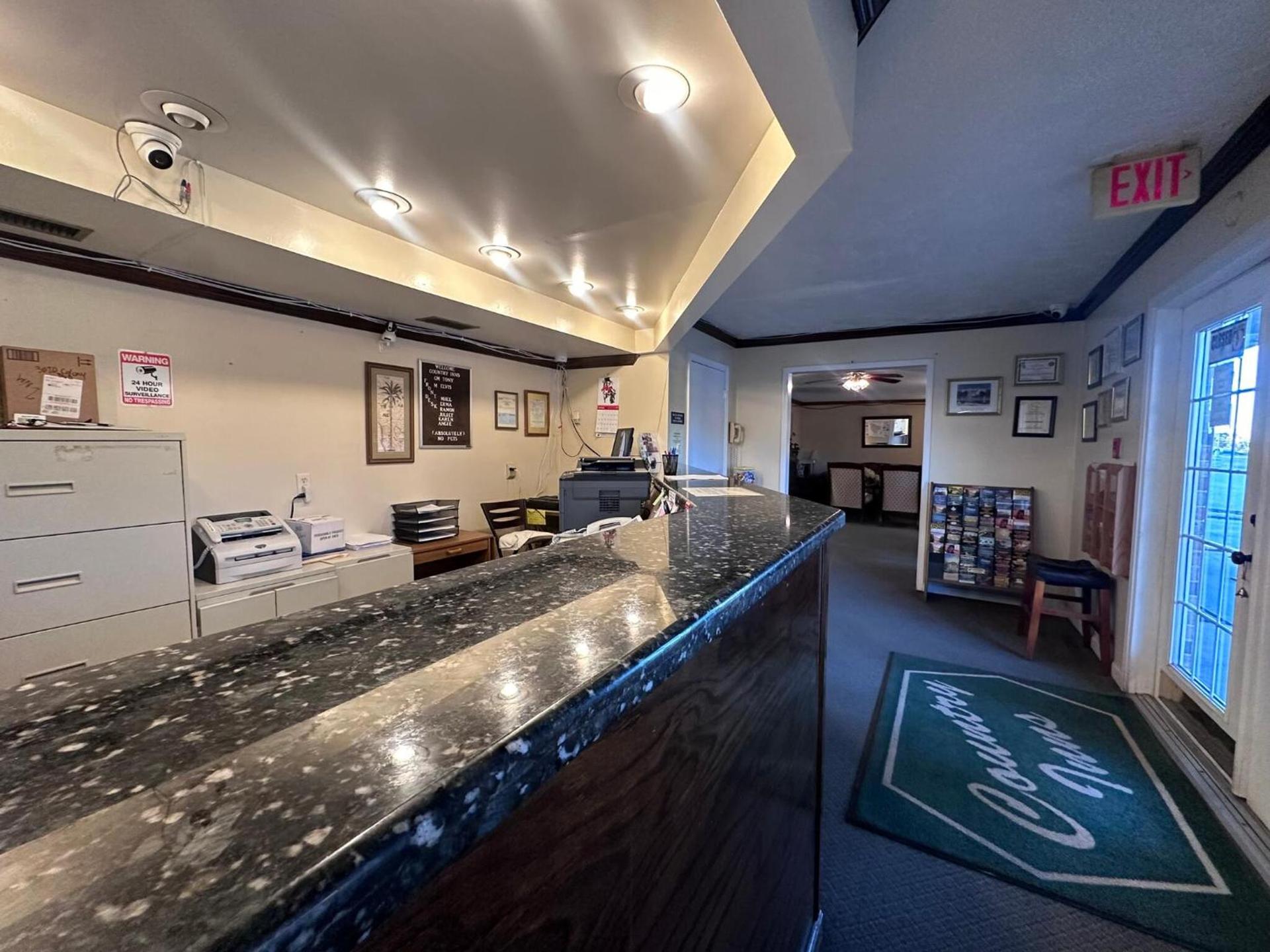 Country Inn & Suite photo 10