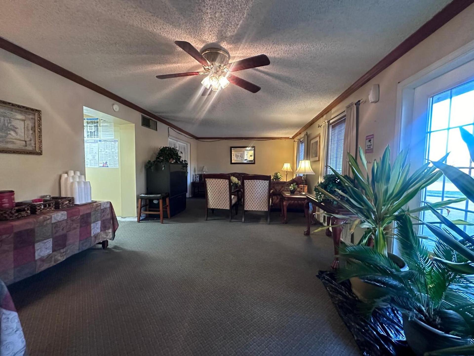 Country Inn & Suite photo 15
