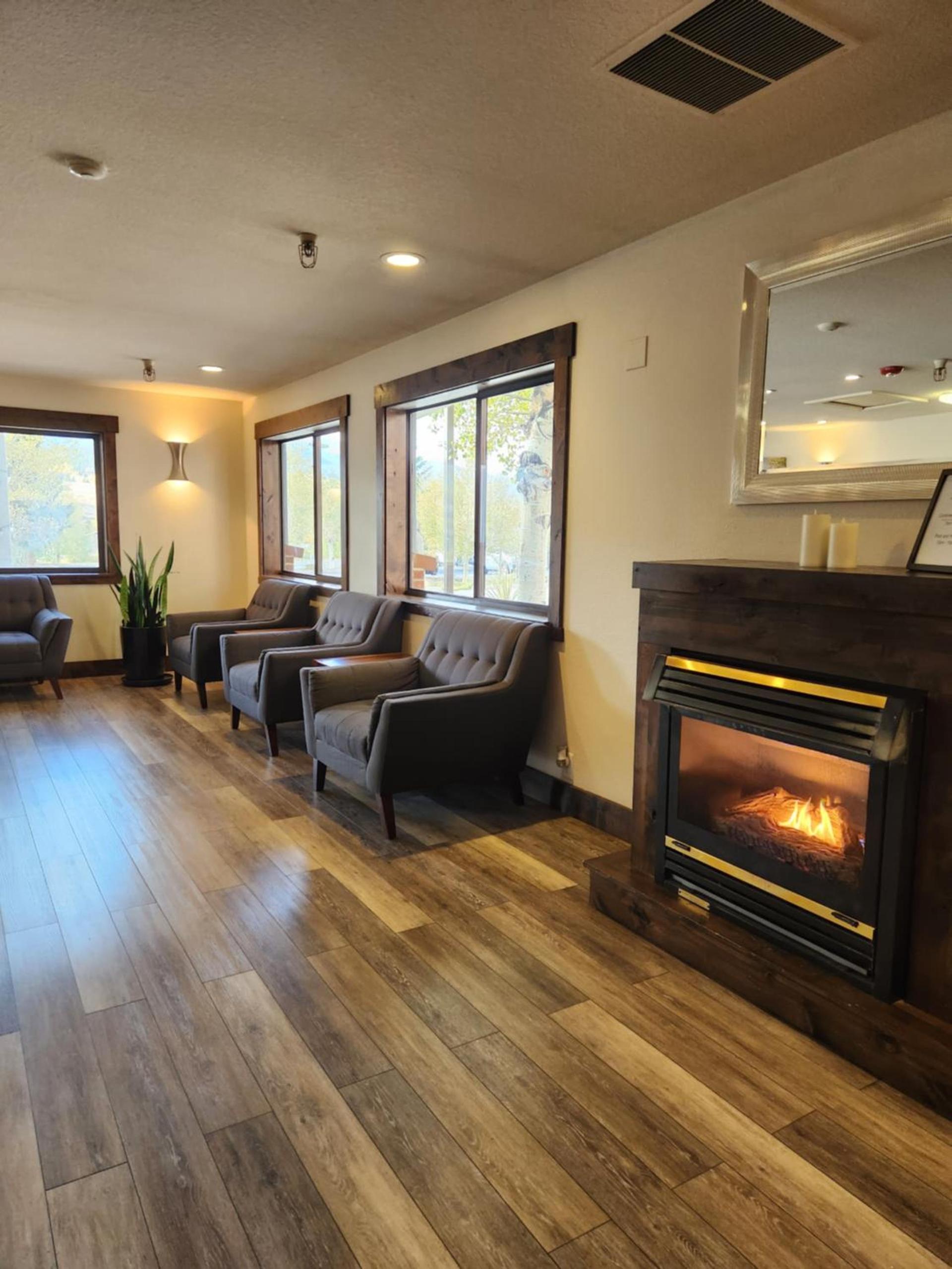 Luxury Inn & Suites photo 21