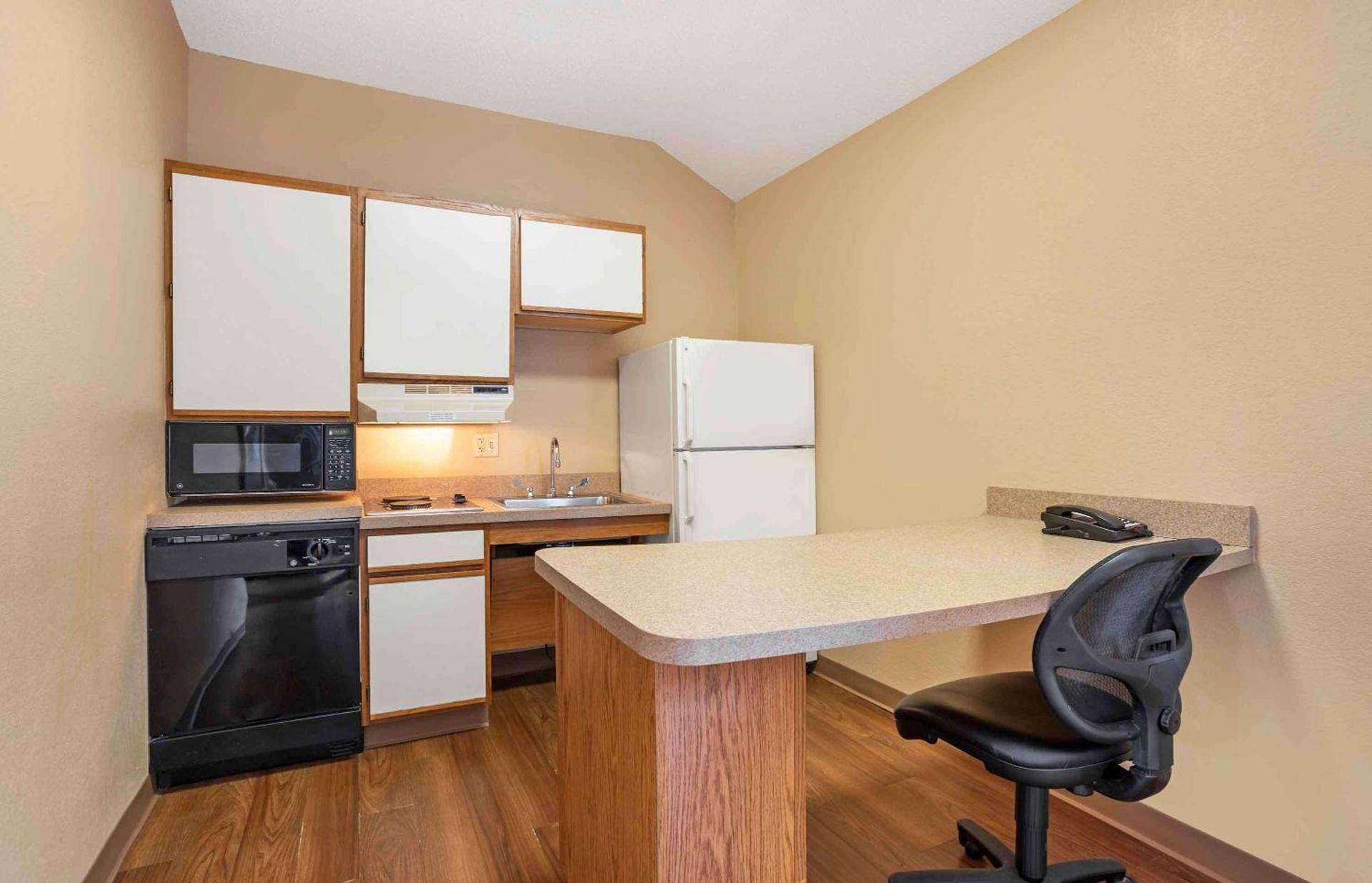 Southpoint Suites Jacksonville photo 9