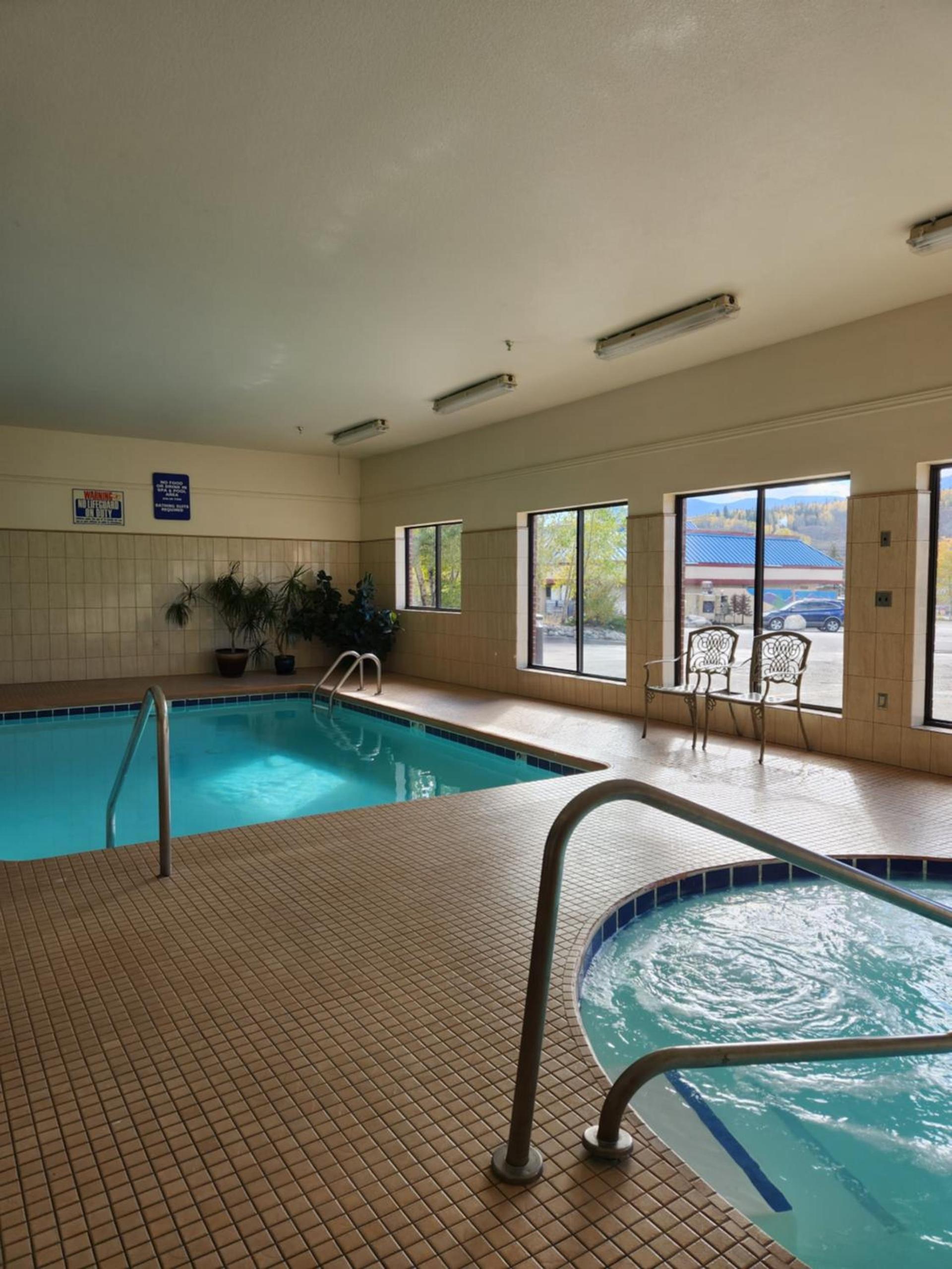 Luxury Inn & Suites photo 23