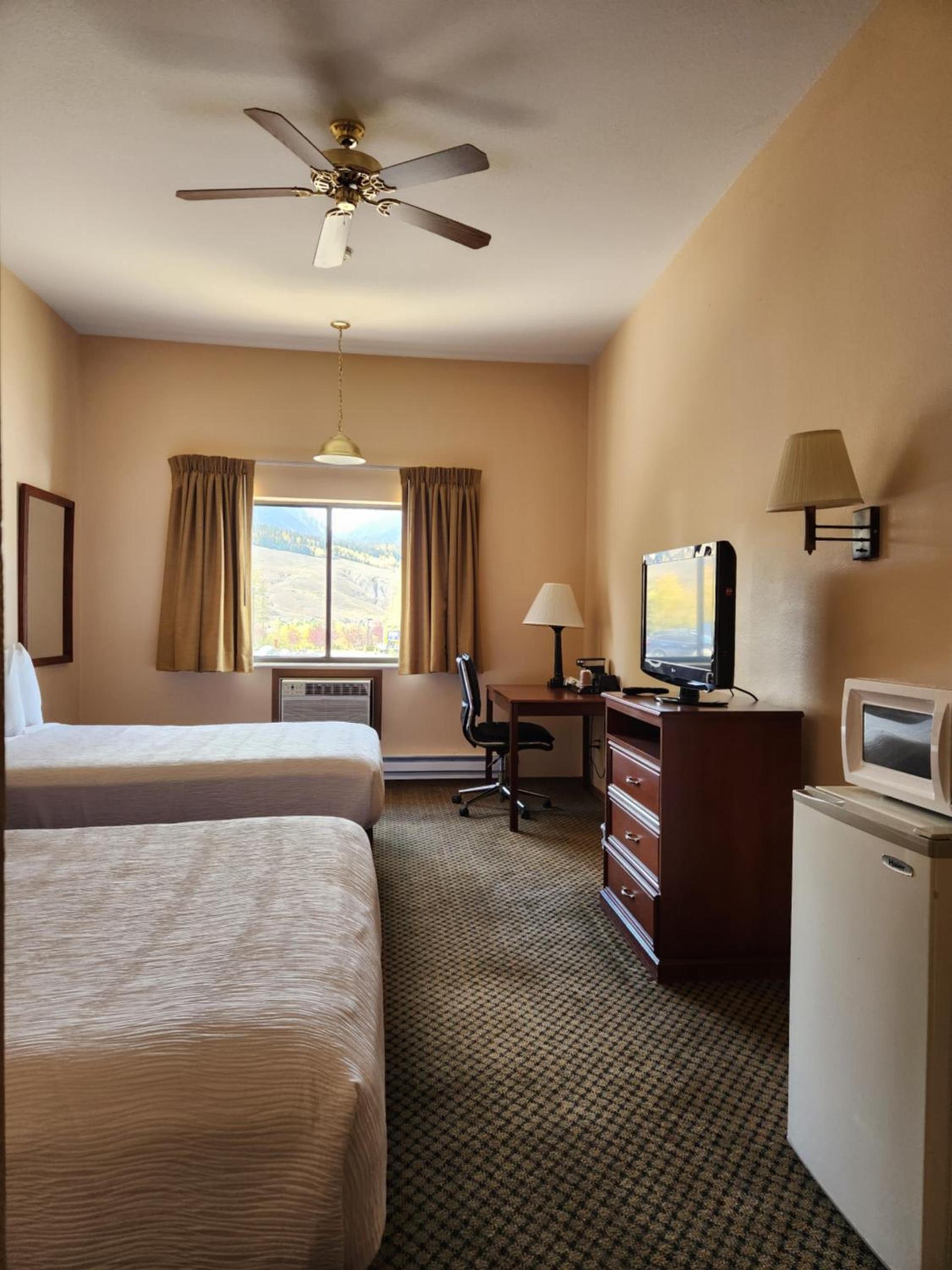 Luxury Inn & Suites photo 30
