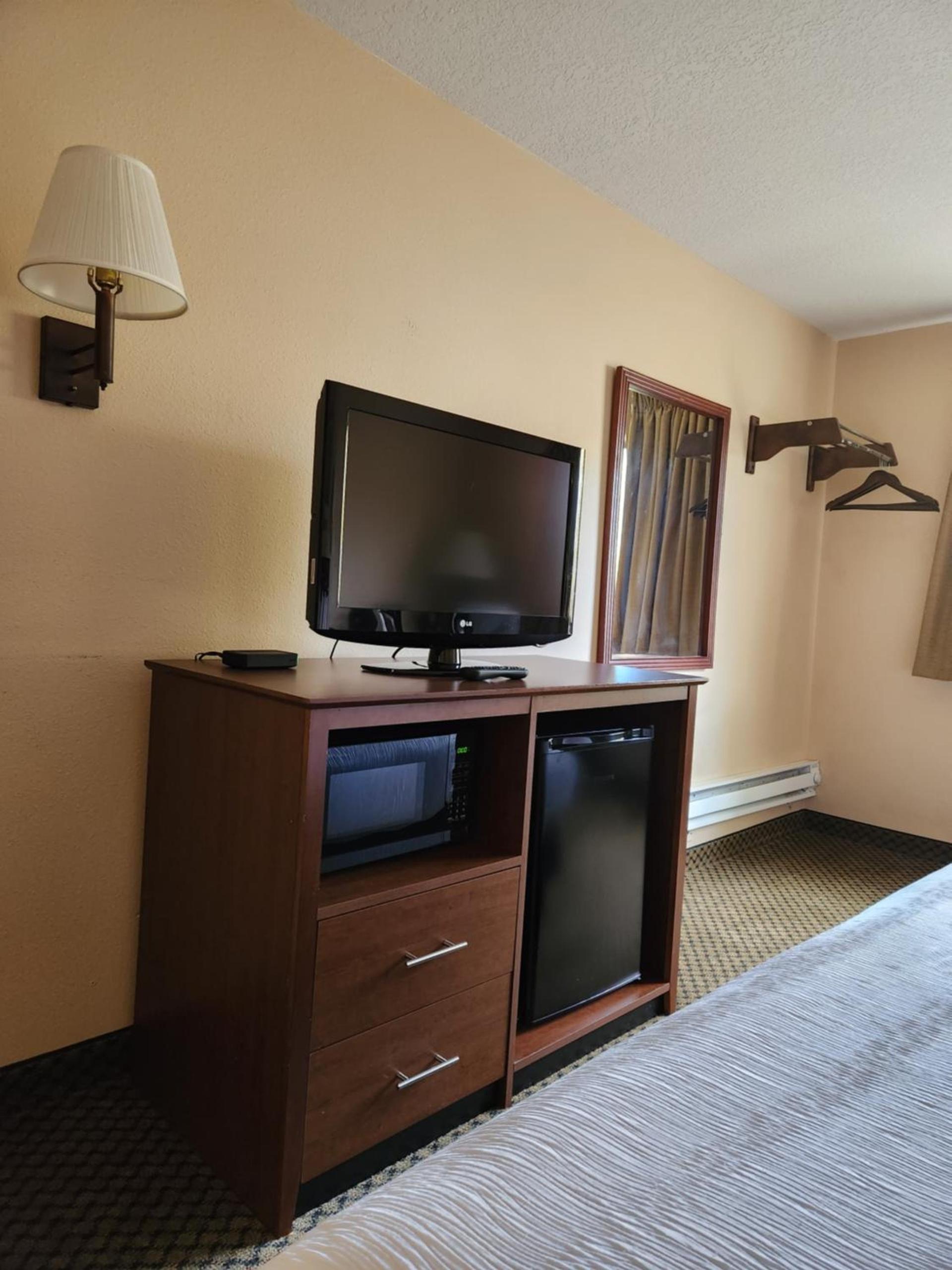Luxury Inn & Suites photo 42