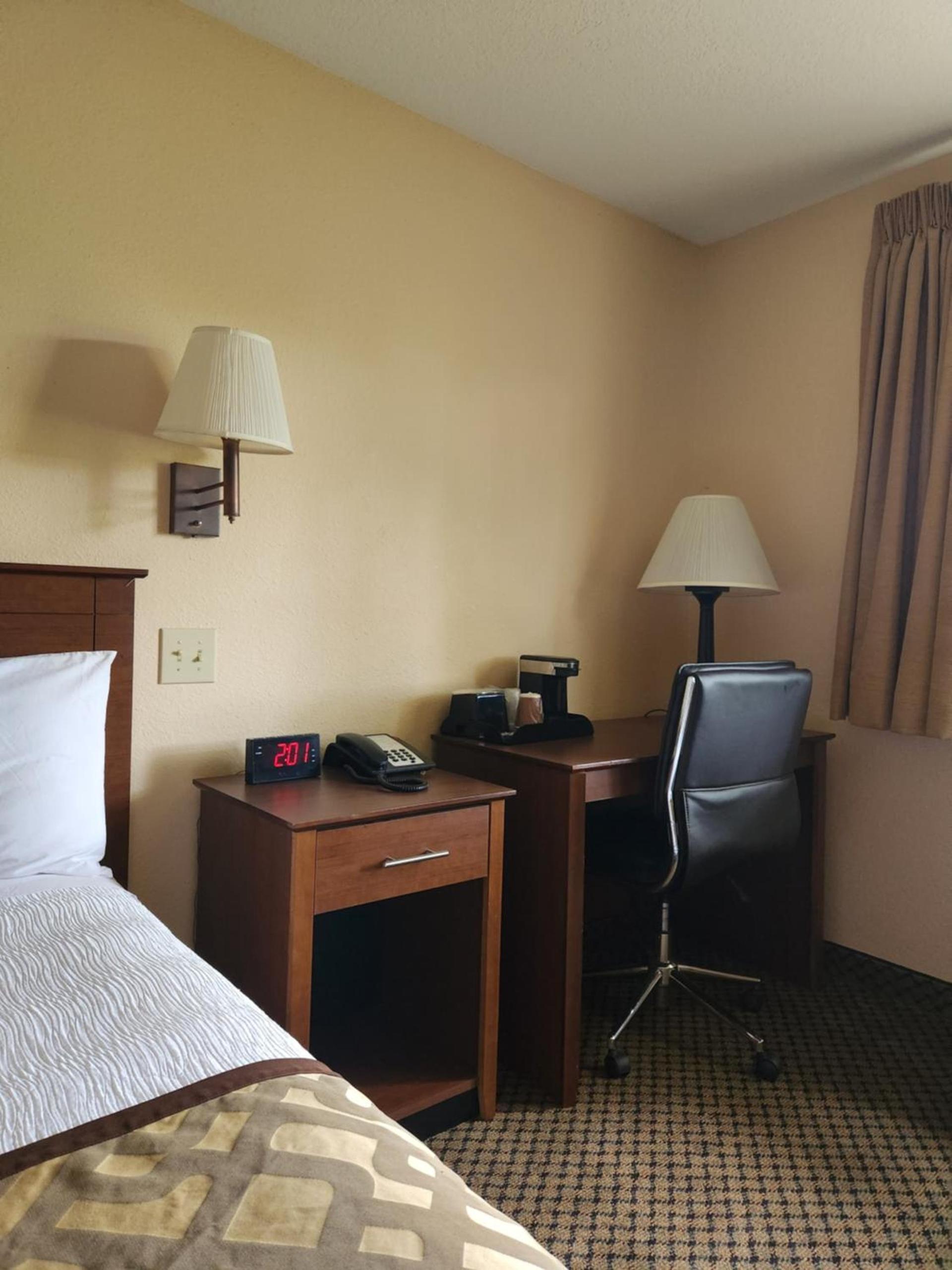 Luxury Inn & Suites photo 41