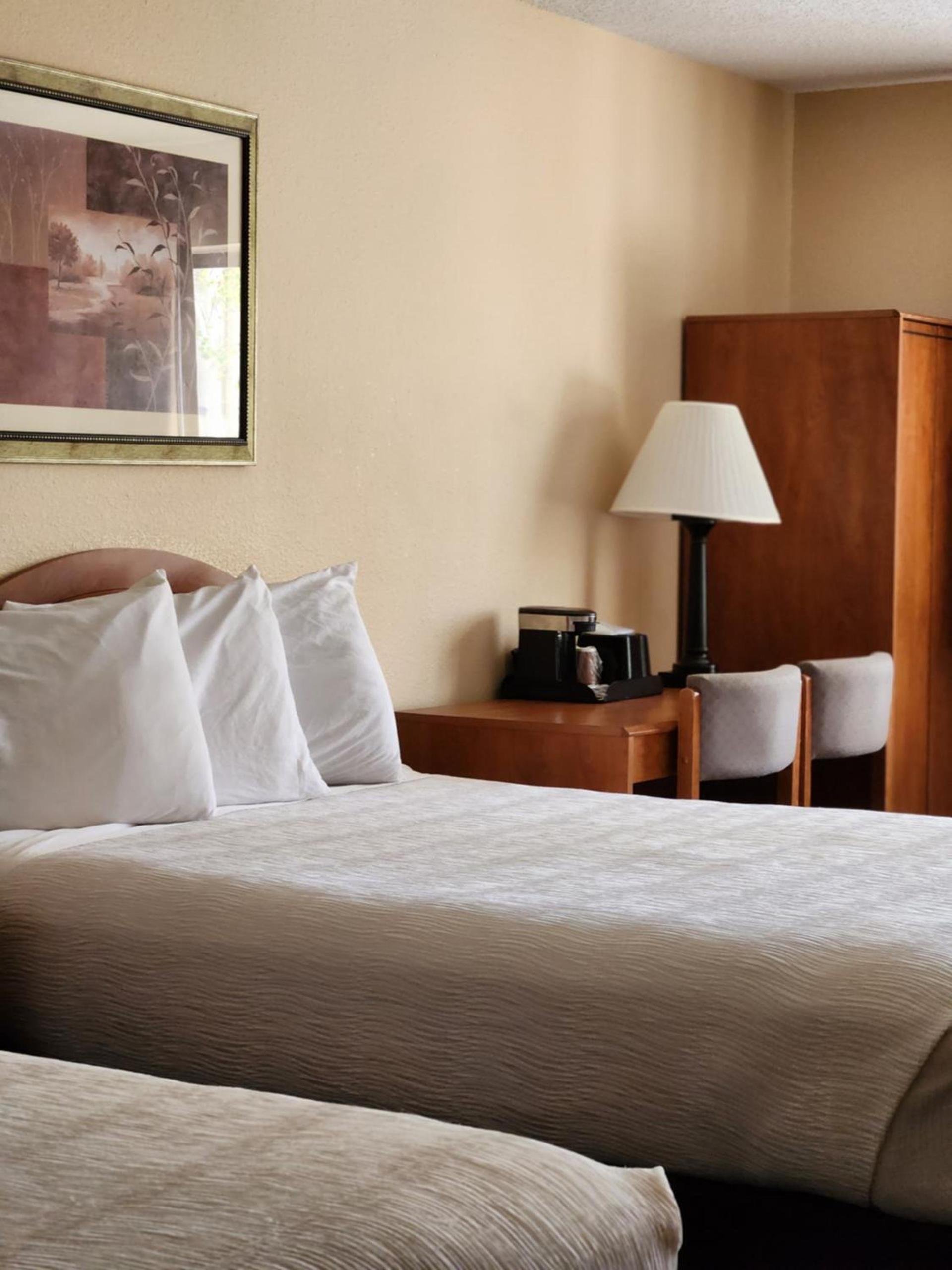 Luxury Inn & Suites photo 45